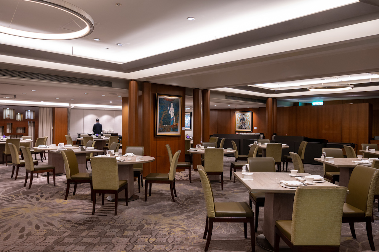 位在台北喜來登飯店的中餐廳「辰園」，供應港點、廣式功夫菜、燒臘等菜色。