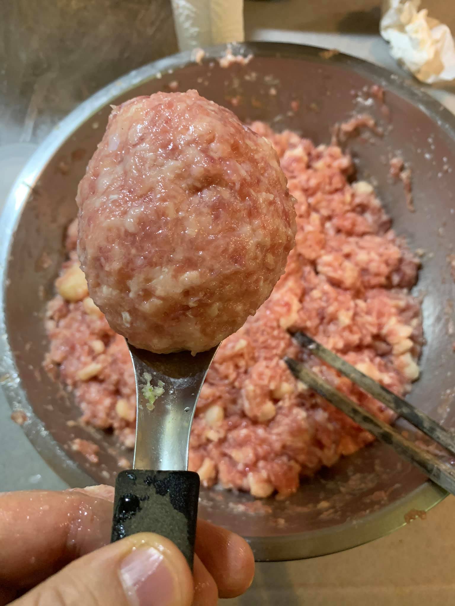 拳頭大小的獅子頭。