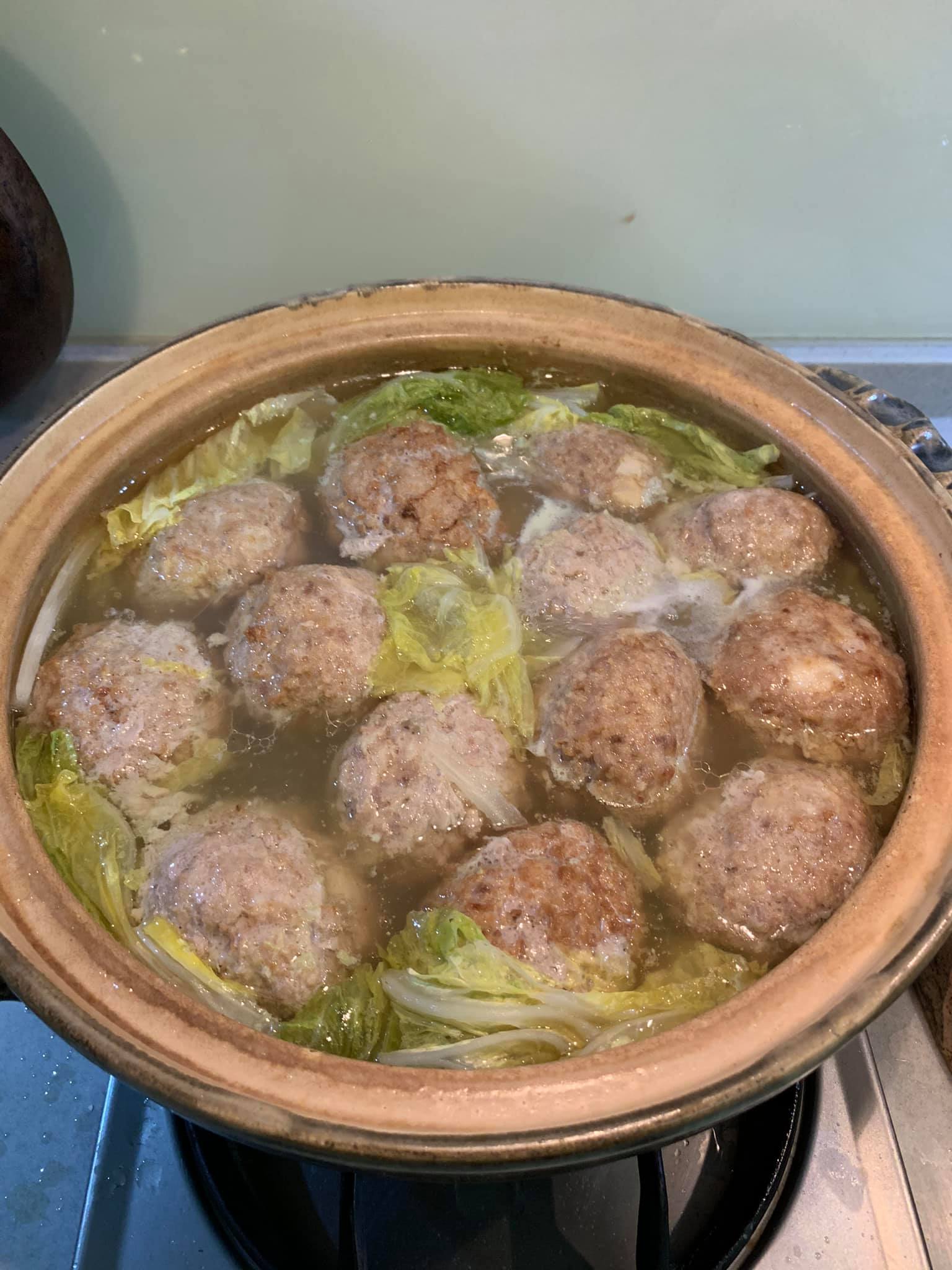 水波不興的煮法，慢燉1小時。