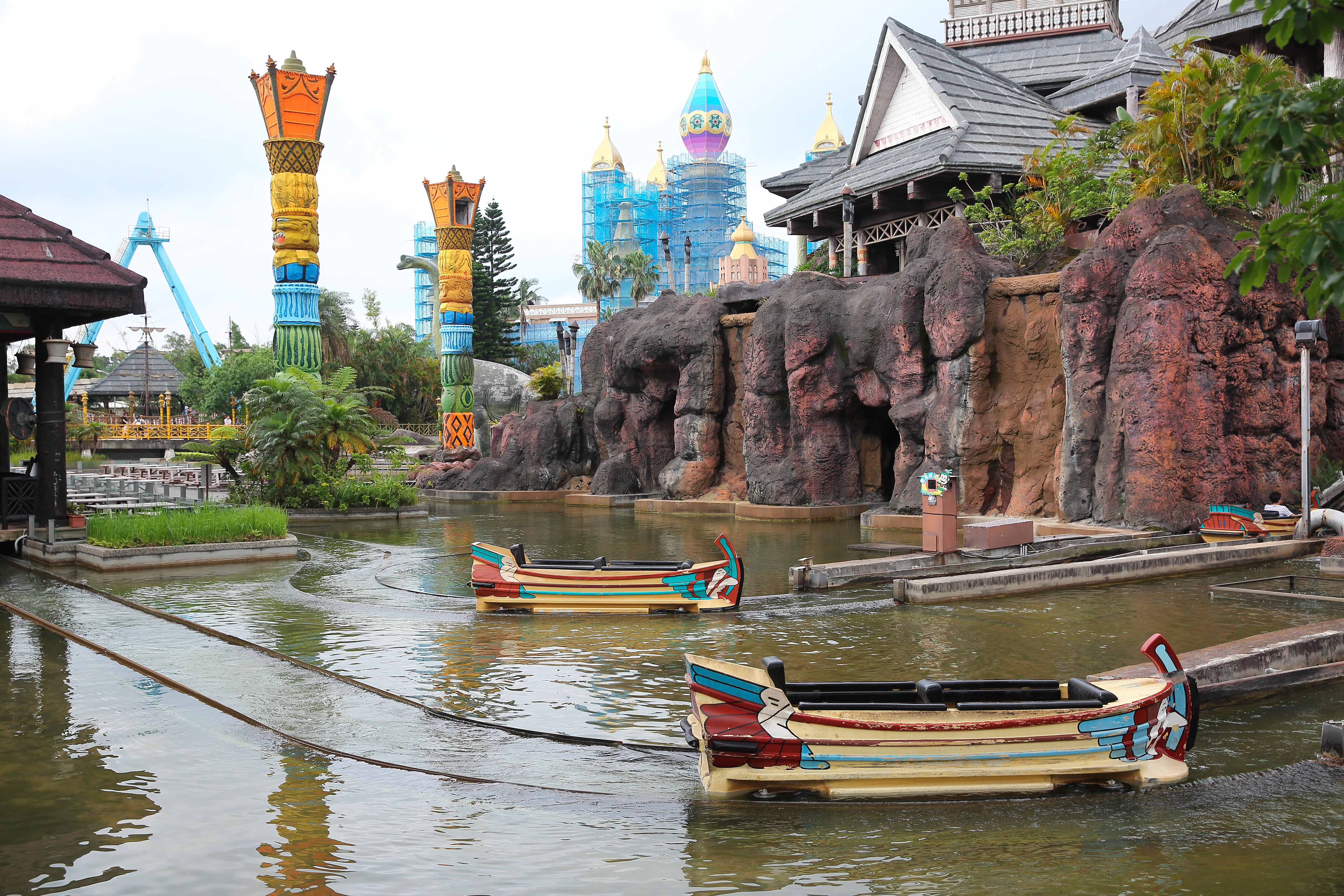 台北市教育局強烈建議各校延後或取消寒假期間進行之畢業旅行，圖為六福村。（示意圖）