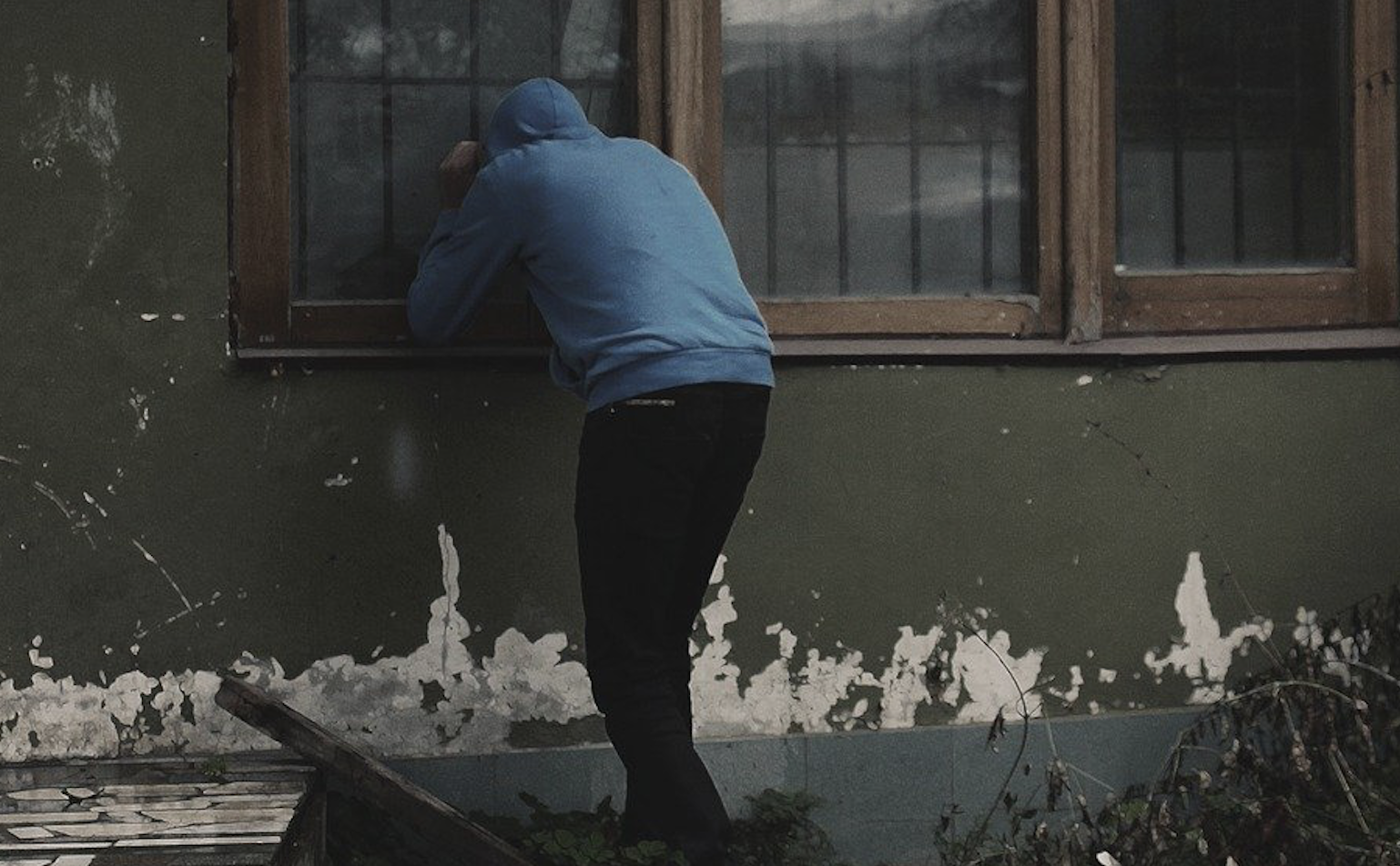 陳姓工人愛慕麵包店正妹，去年多次告白遭拒，仍在店外觀望、守候，甚至等她下班。（示意圖，Pixabay）