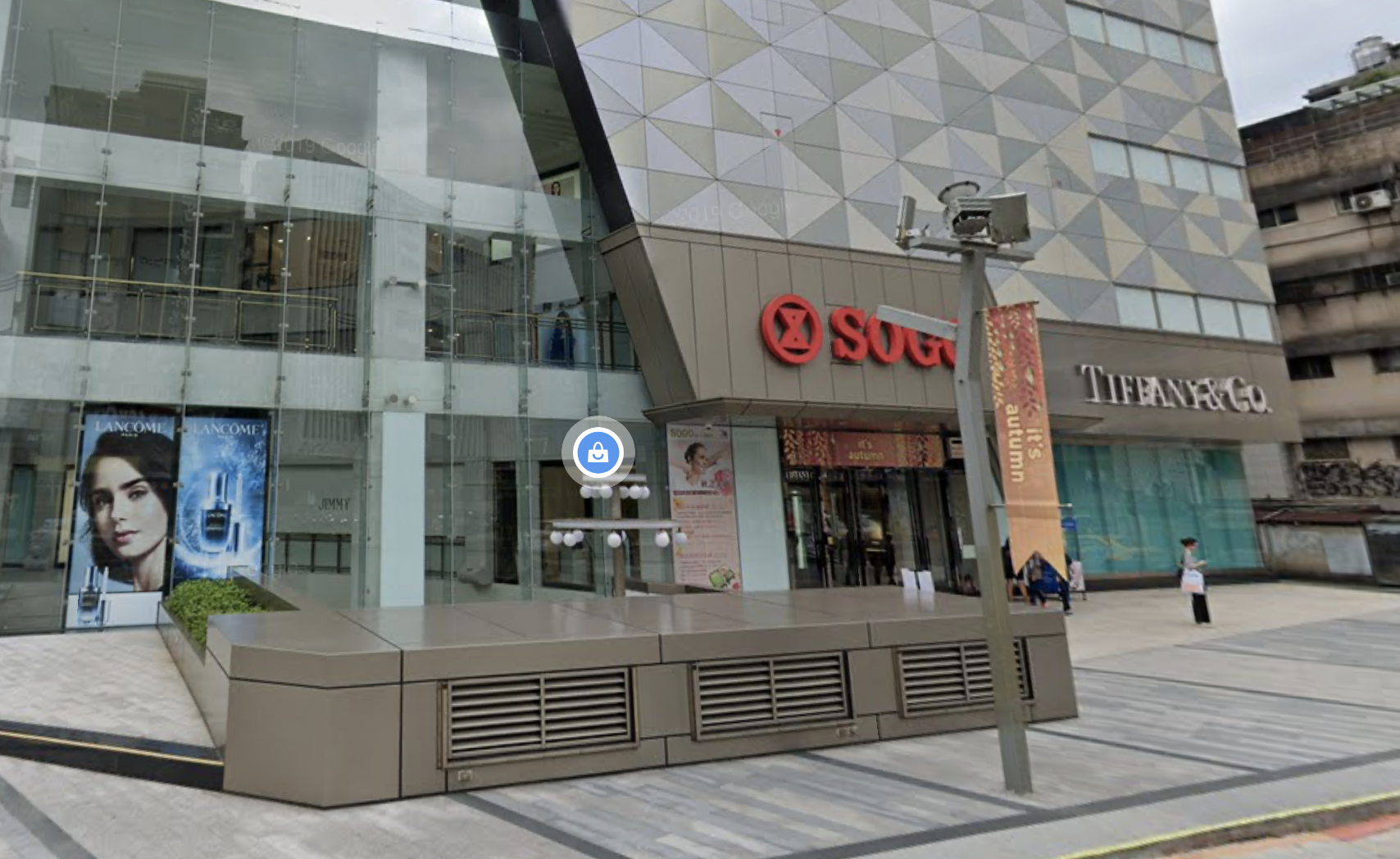 台北市敦南SOGO大樓交易案終於拍板,由皇翔建設董事長廖年吉以130億元,買下地主「仁愛企業」的公司股權》(翻攝Google Map)