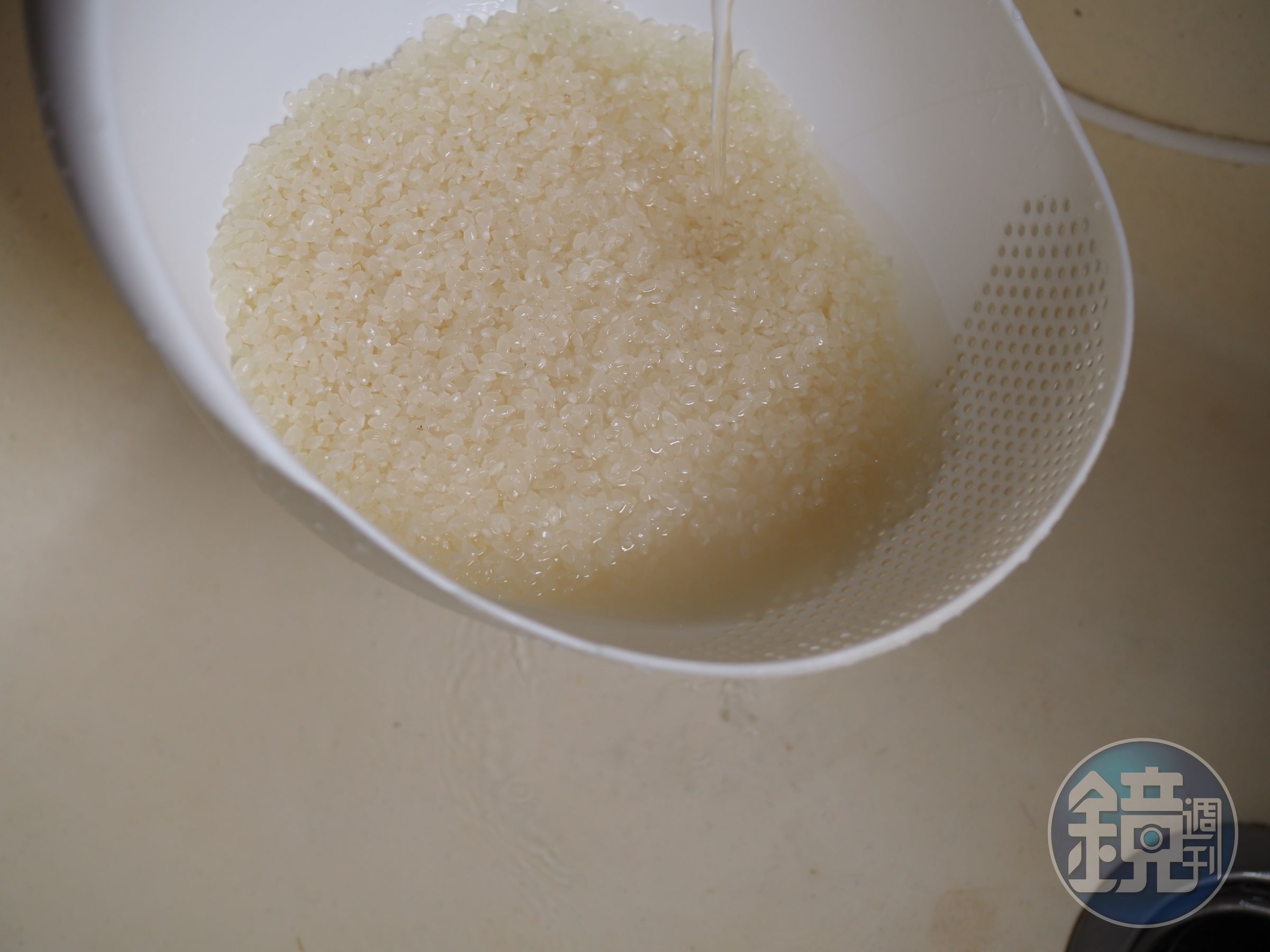 米要用乾淨的水洗到水清不濁。
