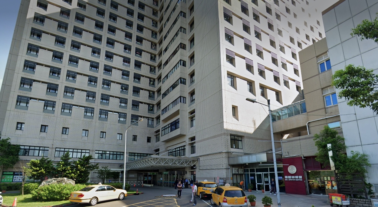 桃醫群聚擴大，防疫人員吐露心聲「對不起桃園人」。（翻攝自Google地圖）