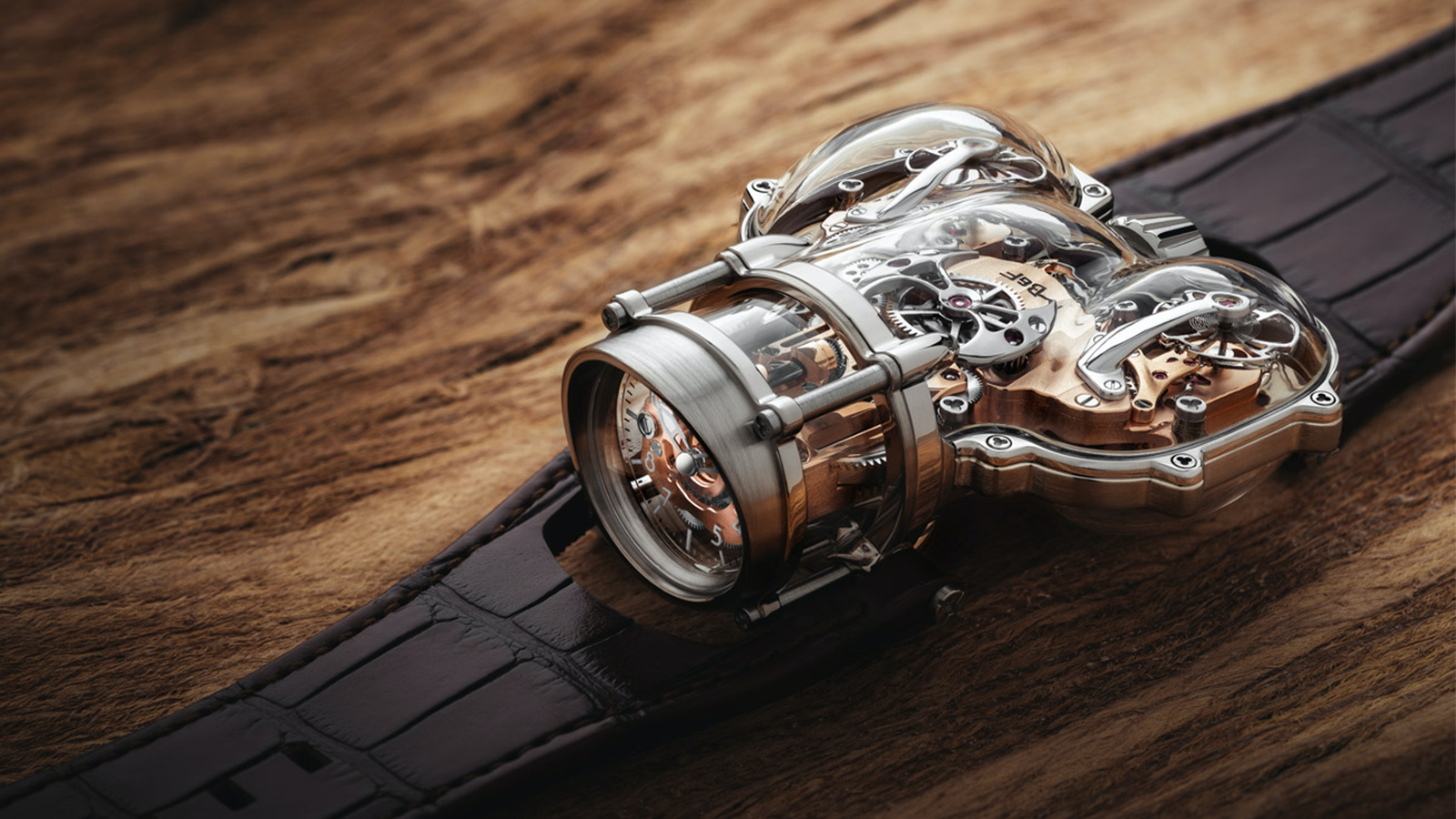 MB&F Horological Machine N°9「Sapphire Vision」