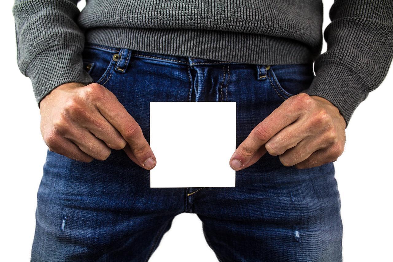 有位男子求診想要「切蛋蛋」,想動手術的原因更讓醫師相當傻眼。(示意圖,Pixabay)