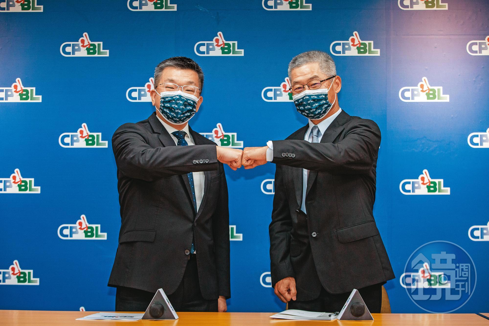 蔡其昌(左)上週四宣布由球員出身的楊清瓏(右)擔任中職祕書長。