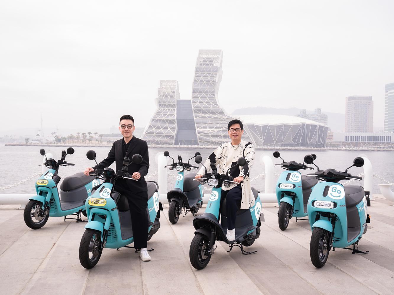 共 700 輛 GoShare 車輛 24 小時服務高雄捷運十字路網沿線市區，涵蓋主要交通樞紐、重點學區與在地熱門景點，緊密連結公車、捷運、輕軌等大眾運輸。消費者將享受到 Gogoro VIVA、Gogoro 2、Gogoro 3 三種車款，不論是日常代步、休閒娛樂，或是深度觀光之旅，都能夠暢快滿足。