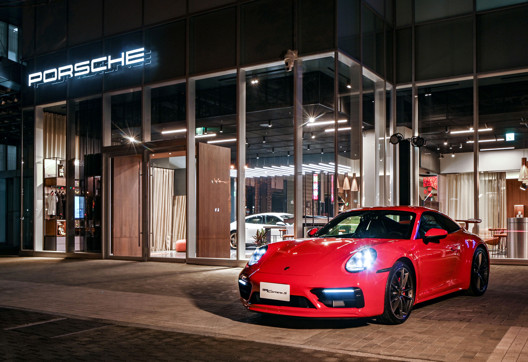 【隆重開幕】先品味、次品嚐、再賞車！台南保時捷都會概念店