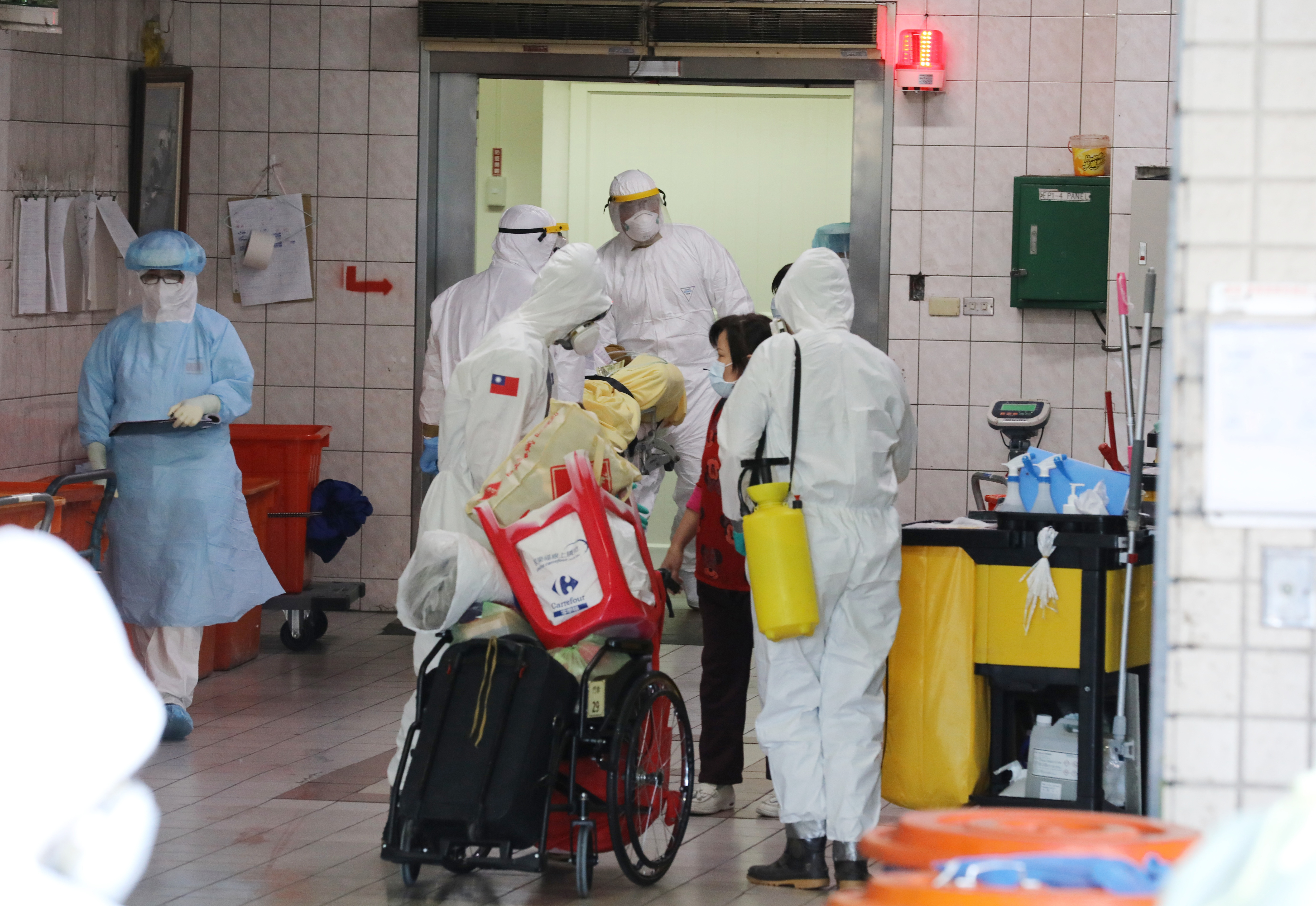 部桃醫院擴大匡列回溯1月6日至19日民眾、病患，需即刻居家隔離14天。示意圖。（本刊資料照）