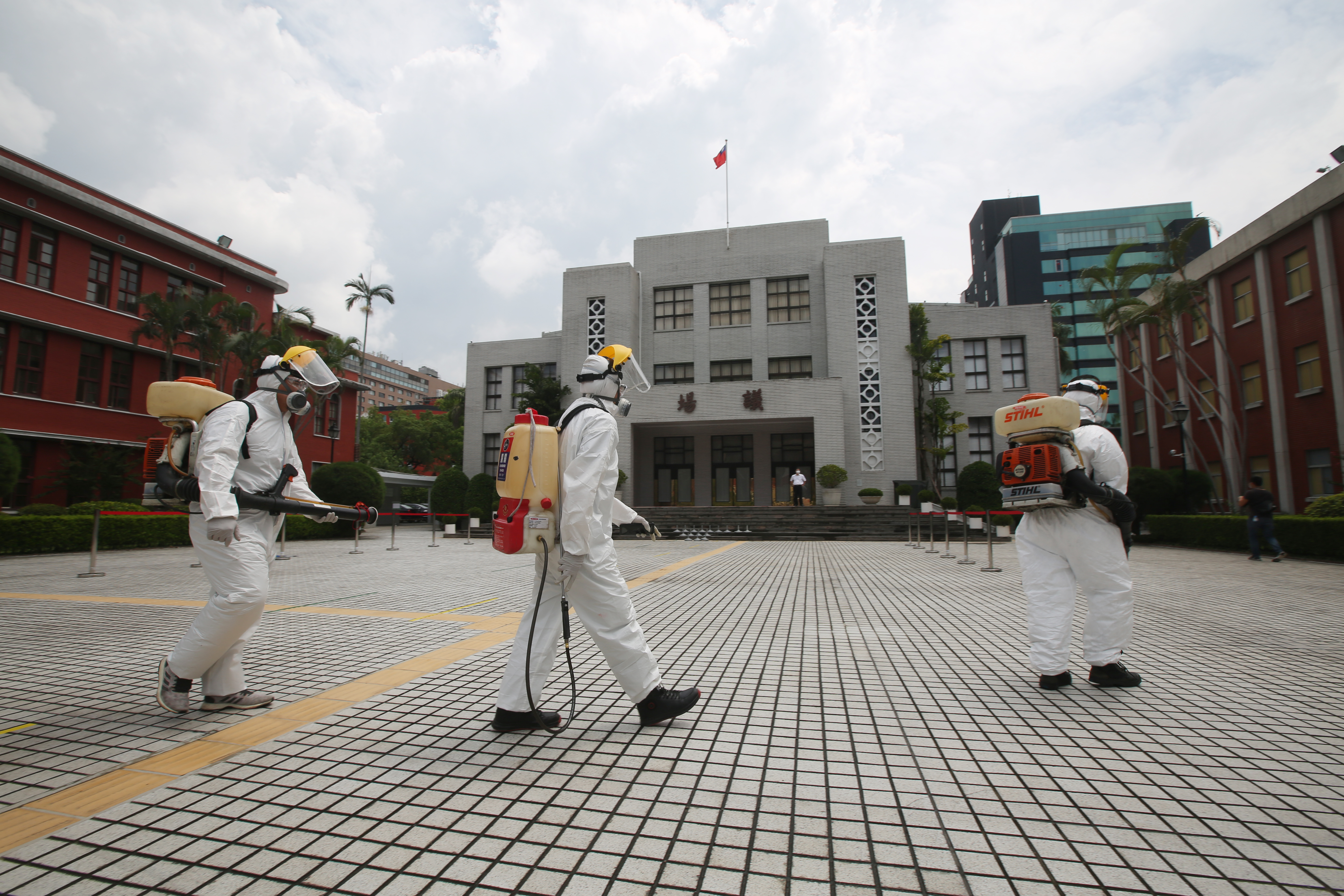 立院證實一名女職員，因有同住家人去過部桃探病，列為居家隔離對象；示意圖。（本刊資料照）