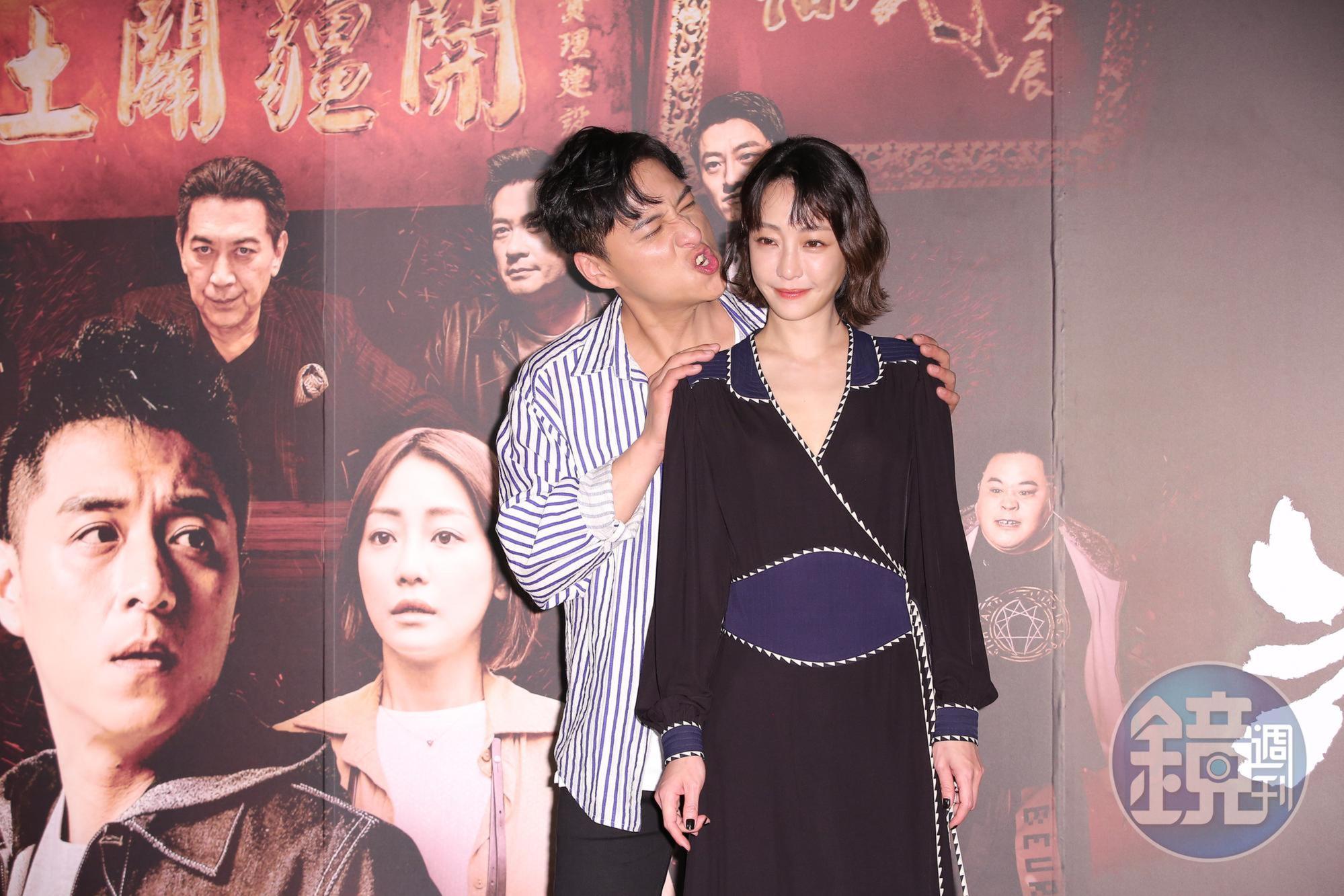 鄭人碩（後）與謝欣穎（前）片中大談小流氓與文青女沒結果的戀曲，兩人也有快把對方吞進去的激情吻戲。