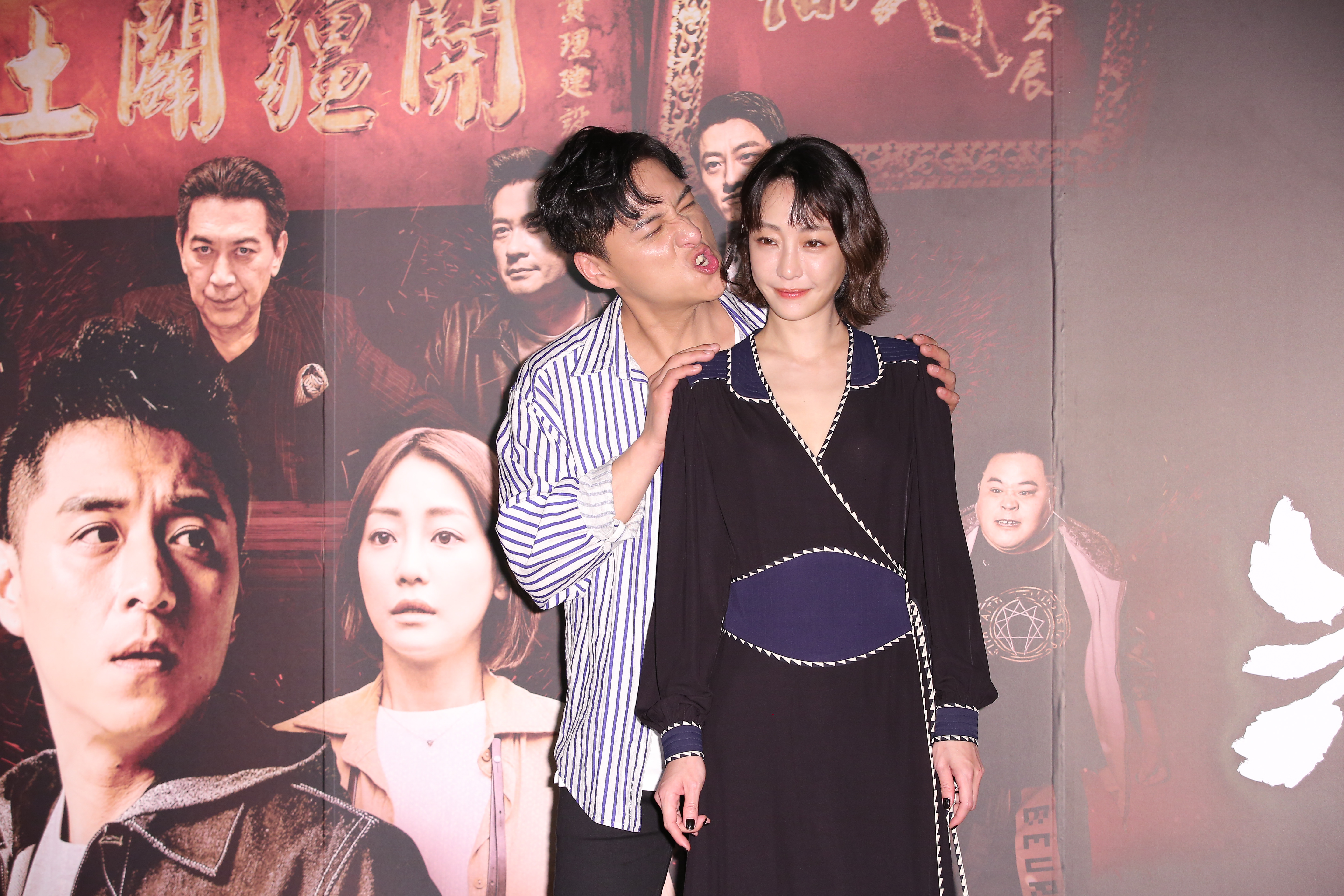 鄭人碩（後）與謝欣穎（前）片中大談小流氓與文青女沒結果的戀曲，兩人也有快把對方吞進去的激情吻戲。