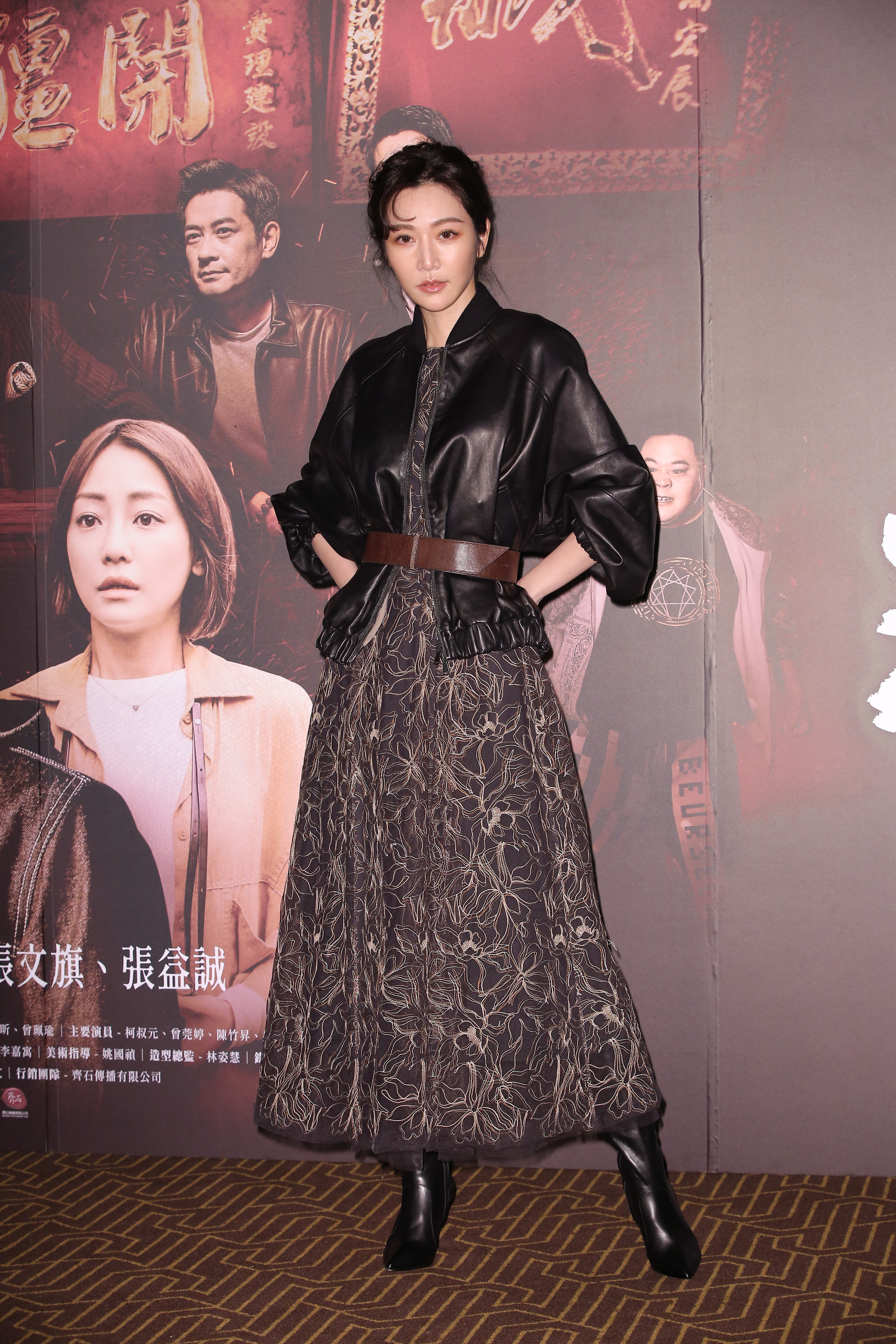 曾莞婷戲裡夾在野心很大的老公與黑道老大父親之間，有揮灑內心戲的空間。