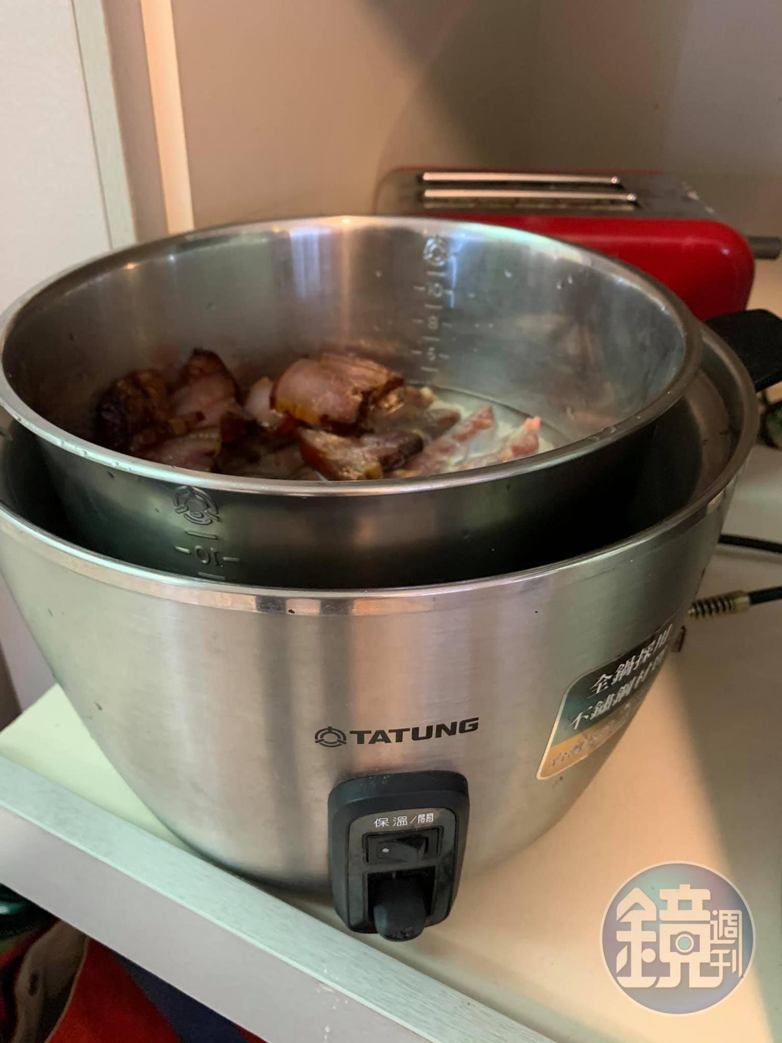 加水後放進電鍋。