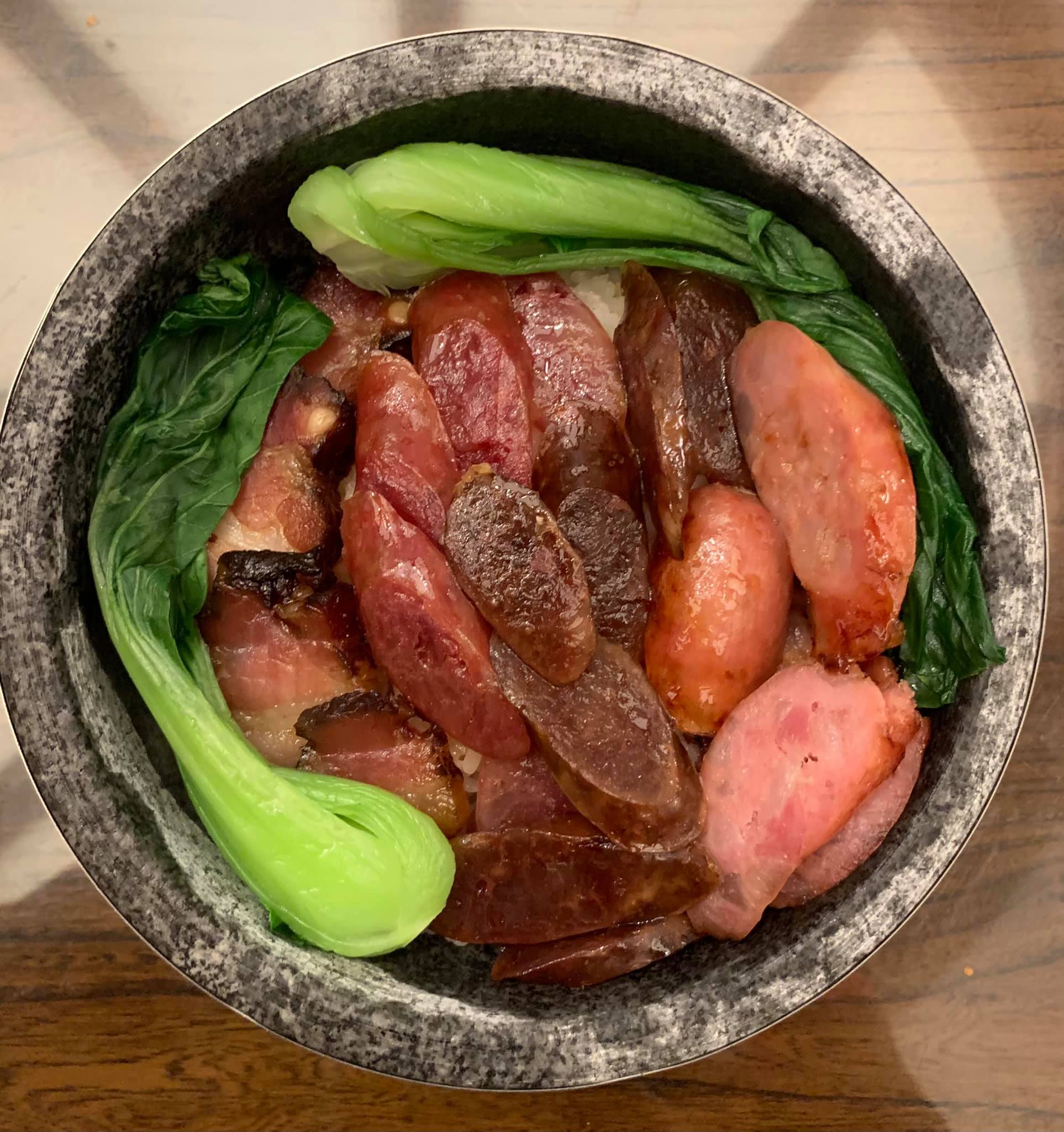 照例是只看到臘味沒看到飯，臘味煲仔飯超好吃。