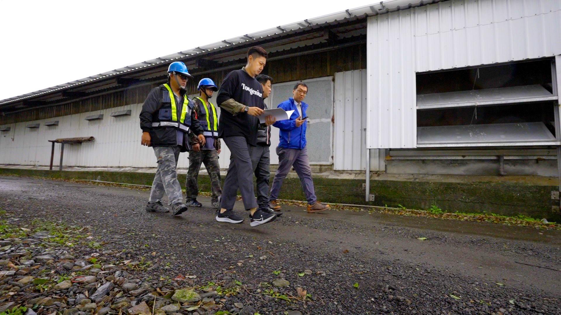 採訪期間剛好宜蘭電廠完工驗收,田恩沛親自前往視察。