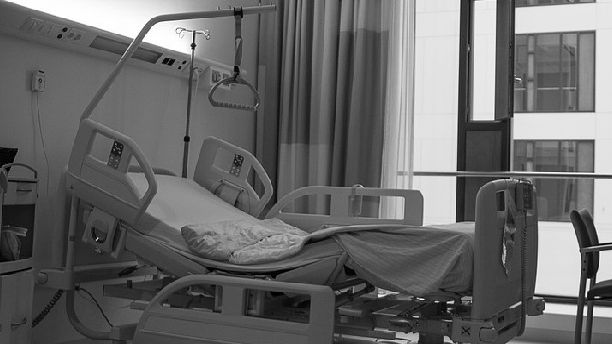 一名警察不顧疫情嚴峻，在隔離室與一名女病患做愛。示意圖，非當事者。（翻攝自pixabay）