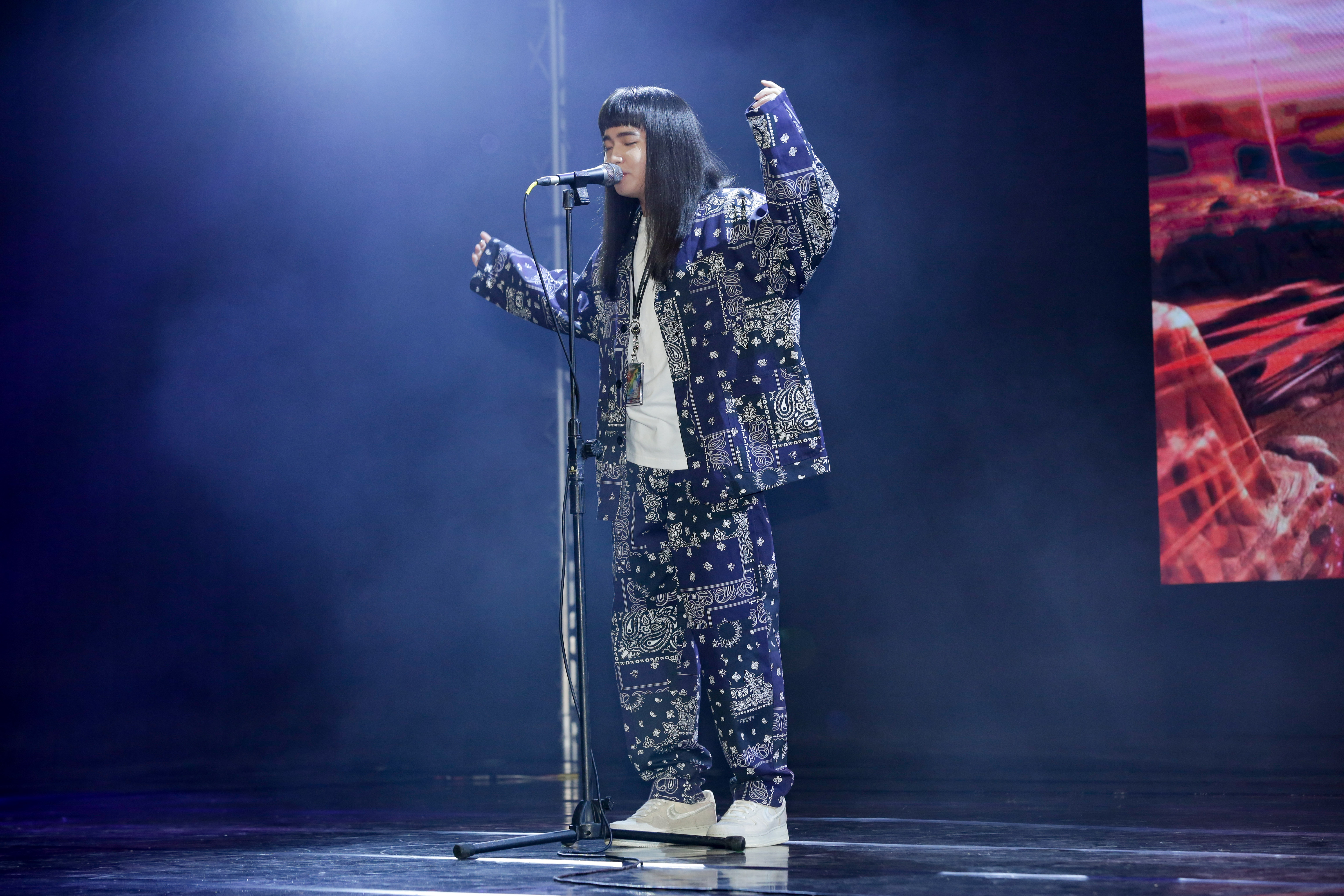 持修愛寶可夢出名，家裡收藏了一系列的卡片及公仔。