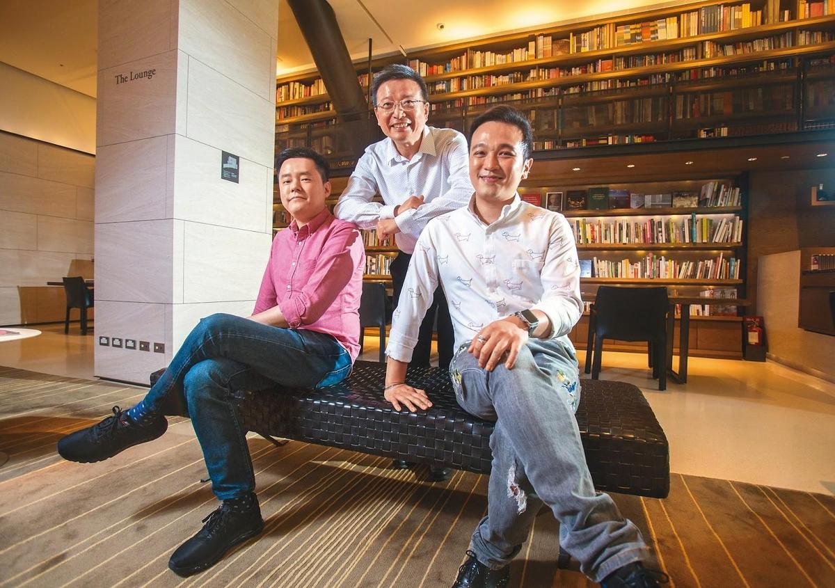 威秀影城董事長吳明憲（右起）、國賓影城董事長張中周、秀泰影城董事長廖偉銘，以及新光影城合作的伯樂影業，向文策院申請國發基金投資。（今周刊提供）