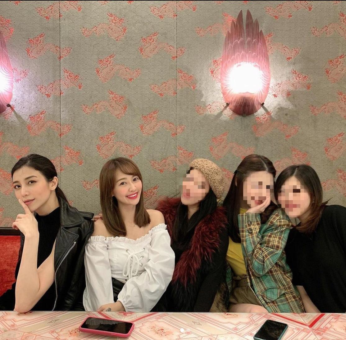 「骨感美女」與賴薇如交情深厚,也有共同好友。(翻攝自賴薇如IG)