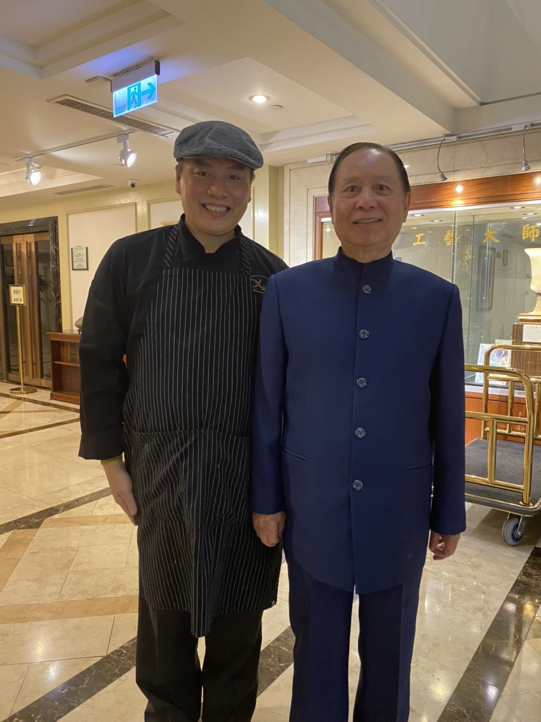 妙天禪師也是阿興師的熟客，阿興師新餐廳開幕，他便馬上來捧場。（阿興師提供）