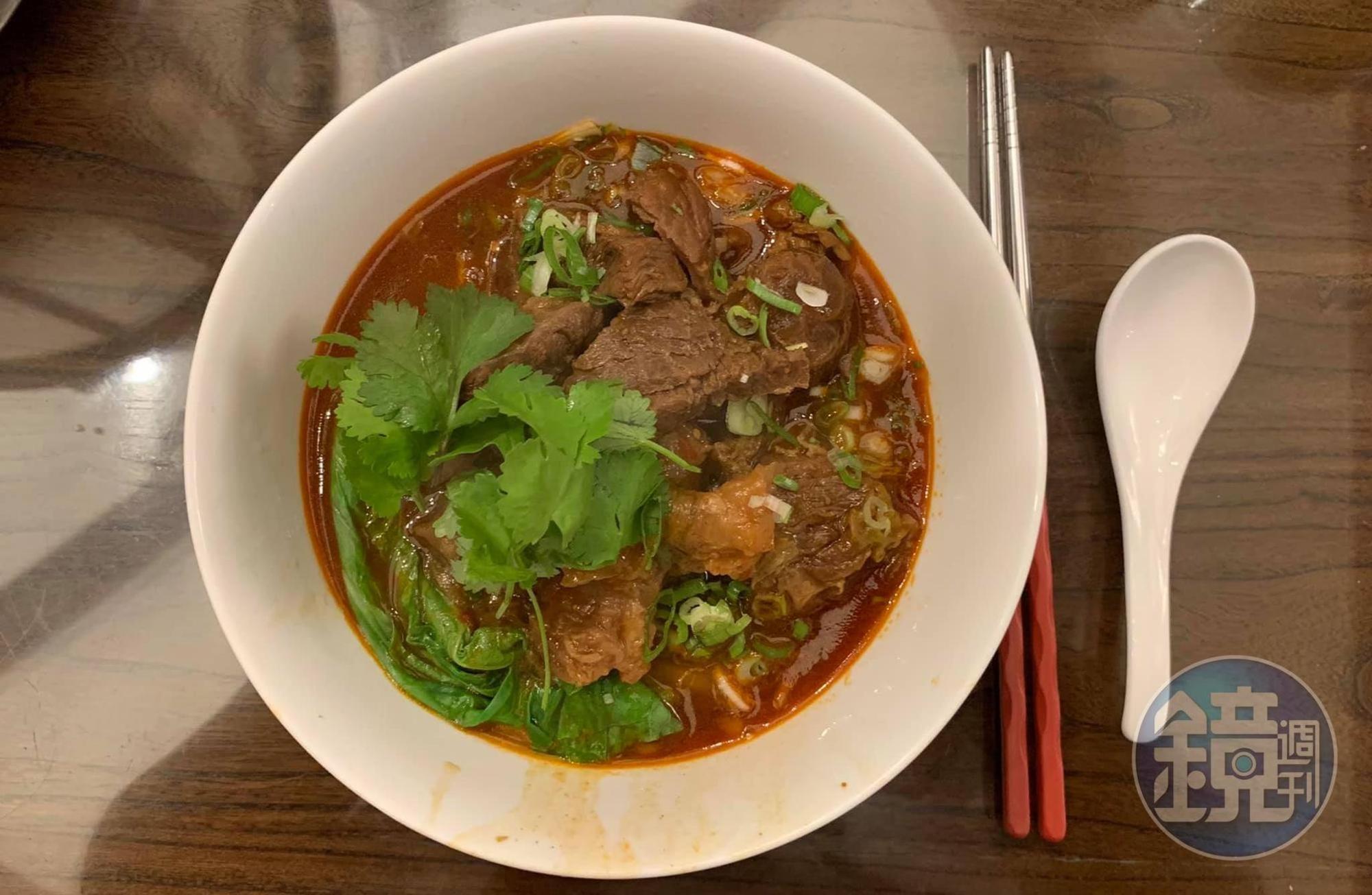 今天做的「牛肉麵」食譜來自西園醫院的林澤安院長。