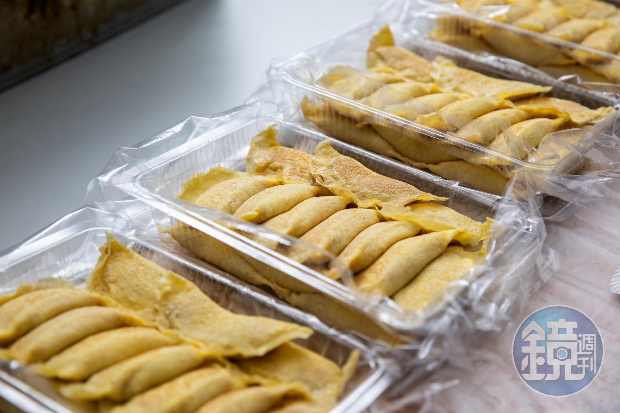 南門魚丸店的蛋餃色澤飽滿金黃，是過年圍爐必備好料。（原味160元／盒）