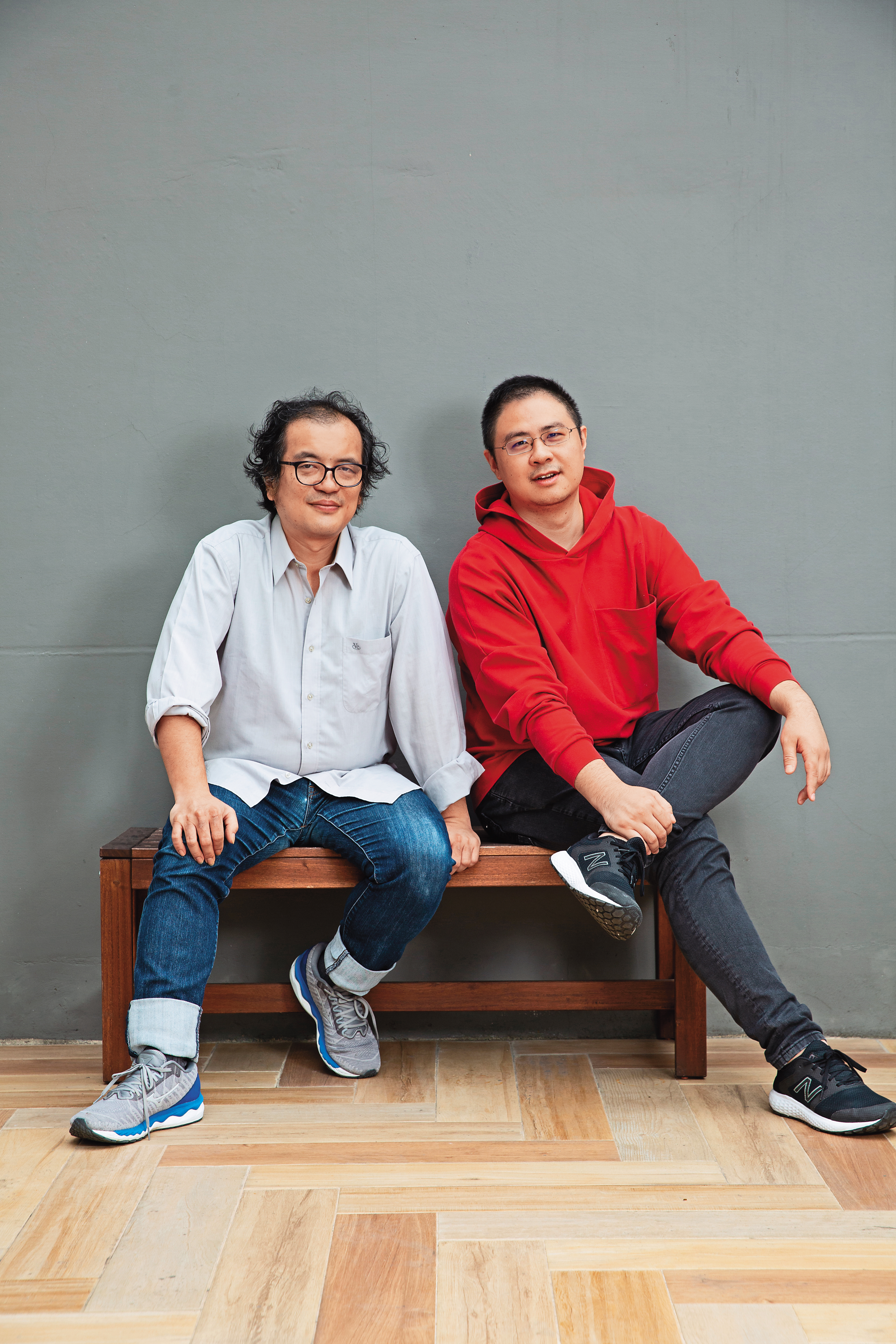 文策院的黃冠華（左）、陳宏睿（右）肩負《CCC》數位轉型重任，目標要強化台灣漫畫與產業的連結。