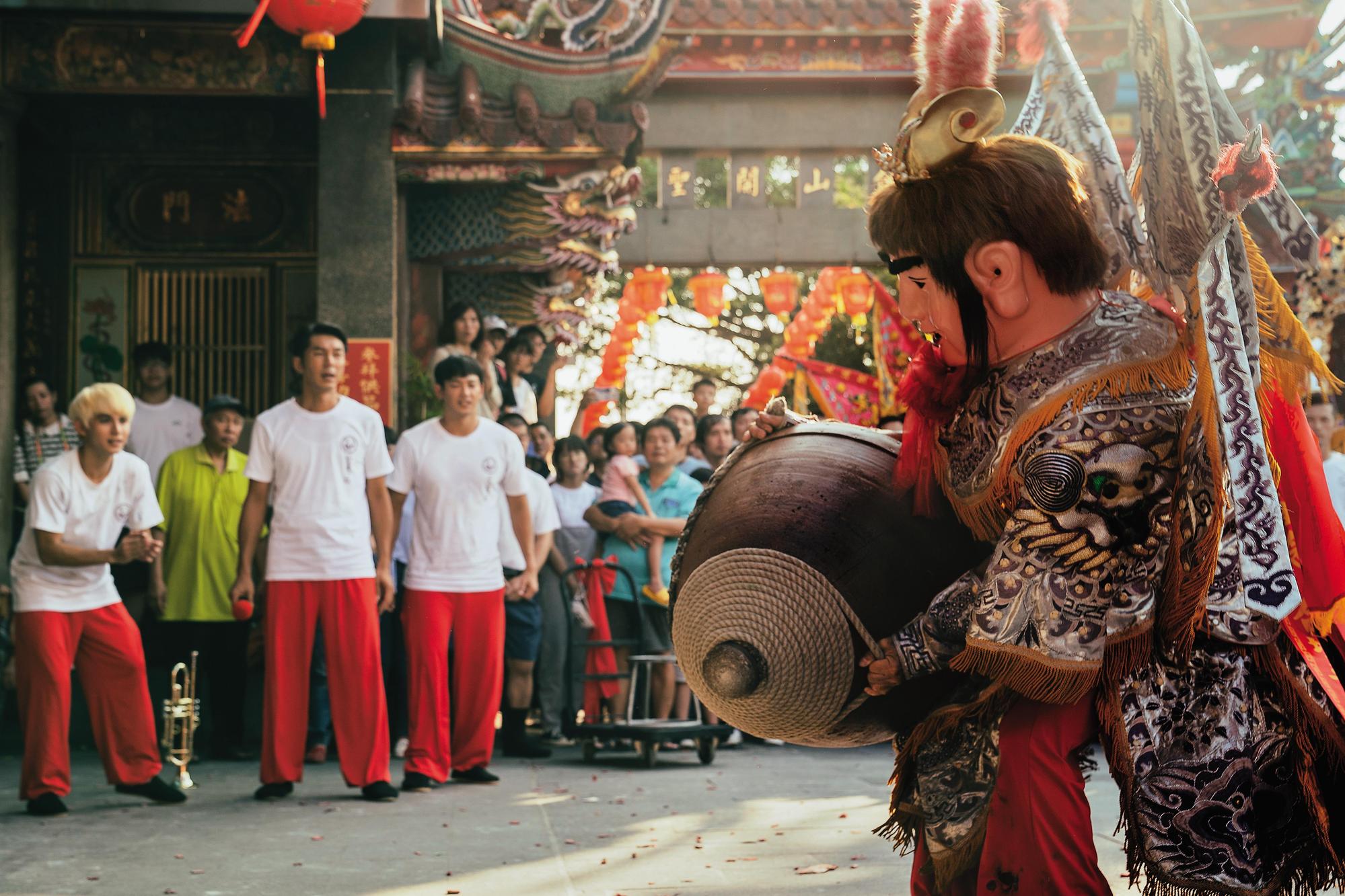 漫畫家左萱在《CCC》連載的《神之鄉》改編為同名電視劇（圖），以桃園大溪遶境文化為主題，預計今年上半年播出。