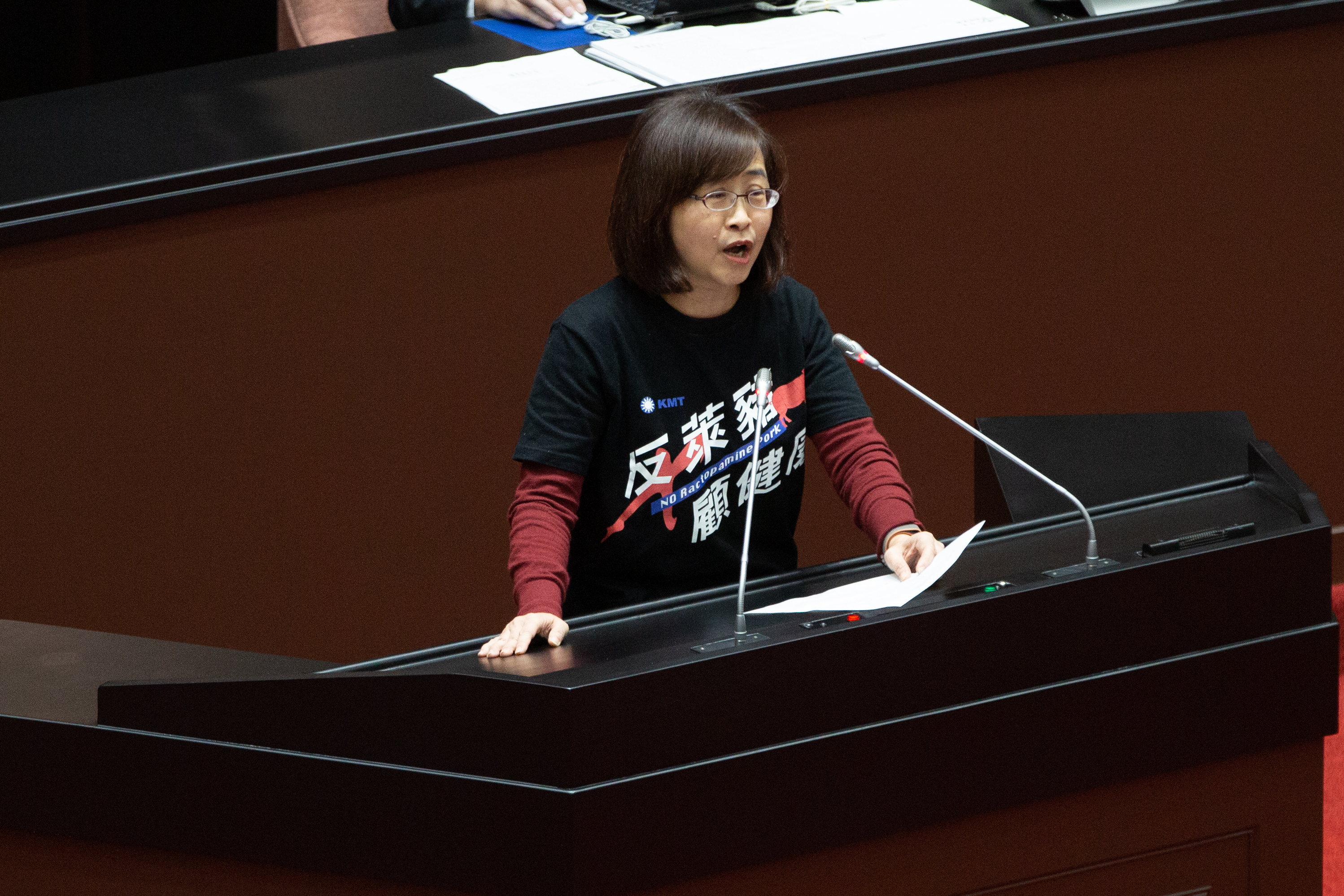 國民黨團書記長林奕華今（28日）稱，考量衛福部比較辛苦，且陳時中已每日加班，願意撤回此提案。（本刊資料照）