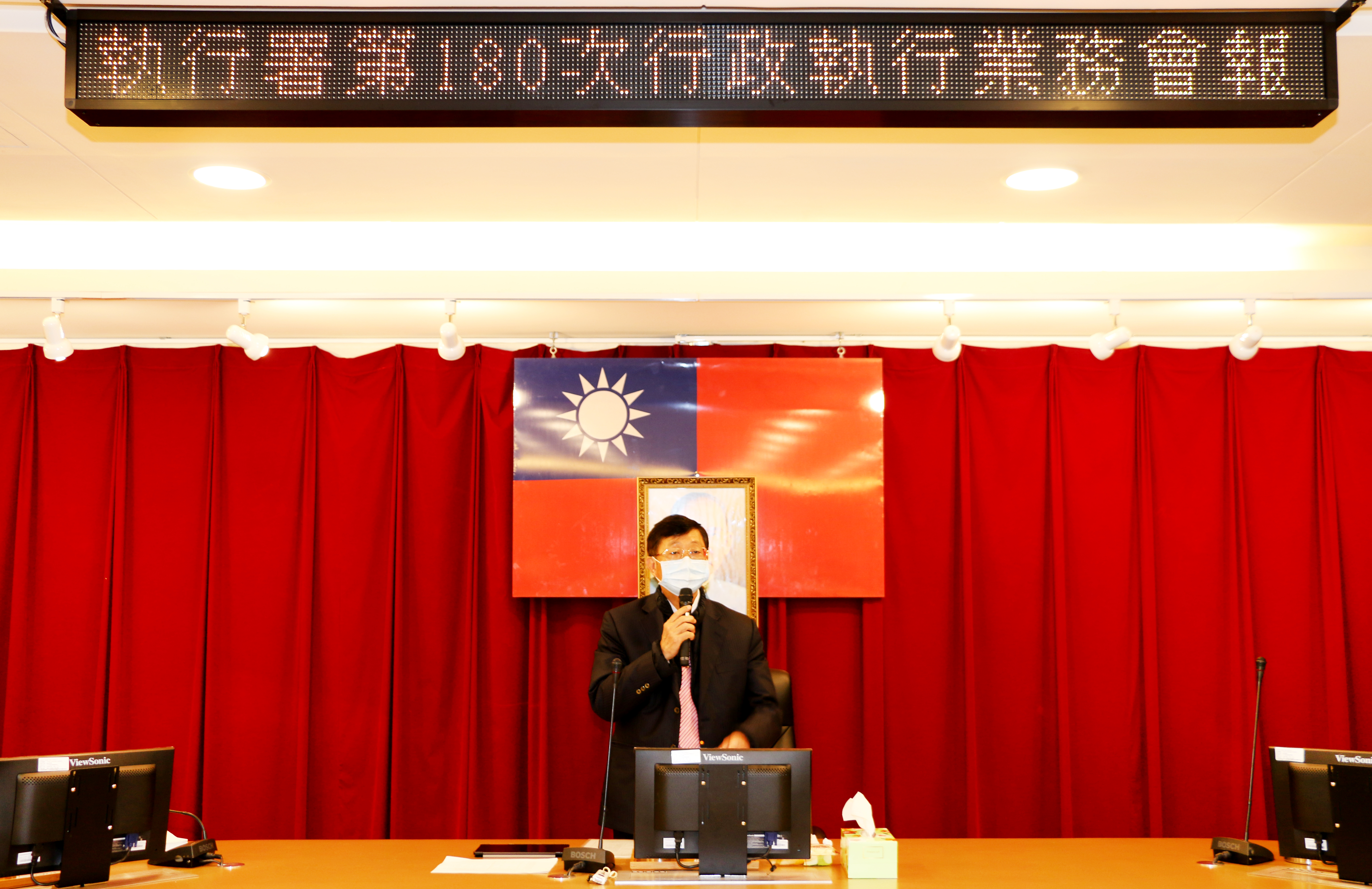 行政執行署長慶宗強調，對於惡意違反防疫規定又拒繳納罰款者，絕不會寬貸，堅決強力執行。（行政執行署提供）