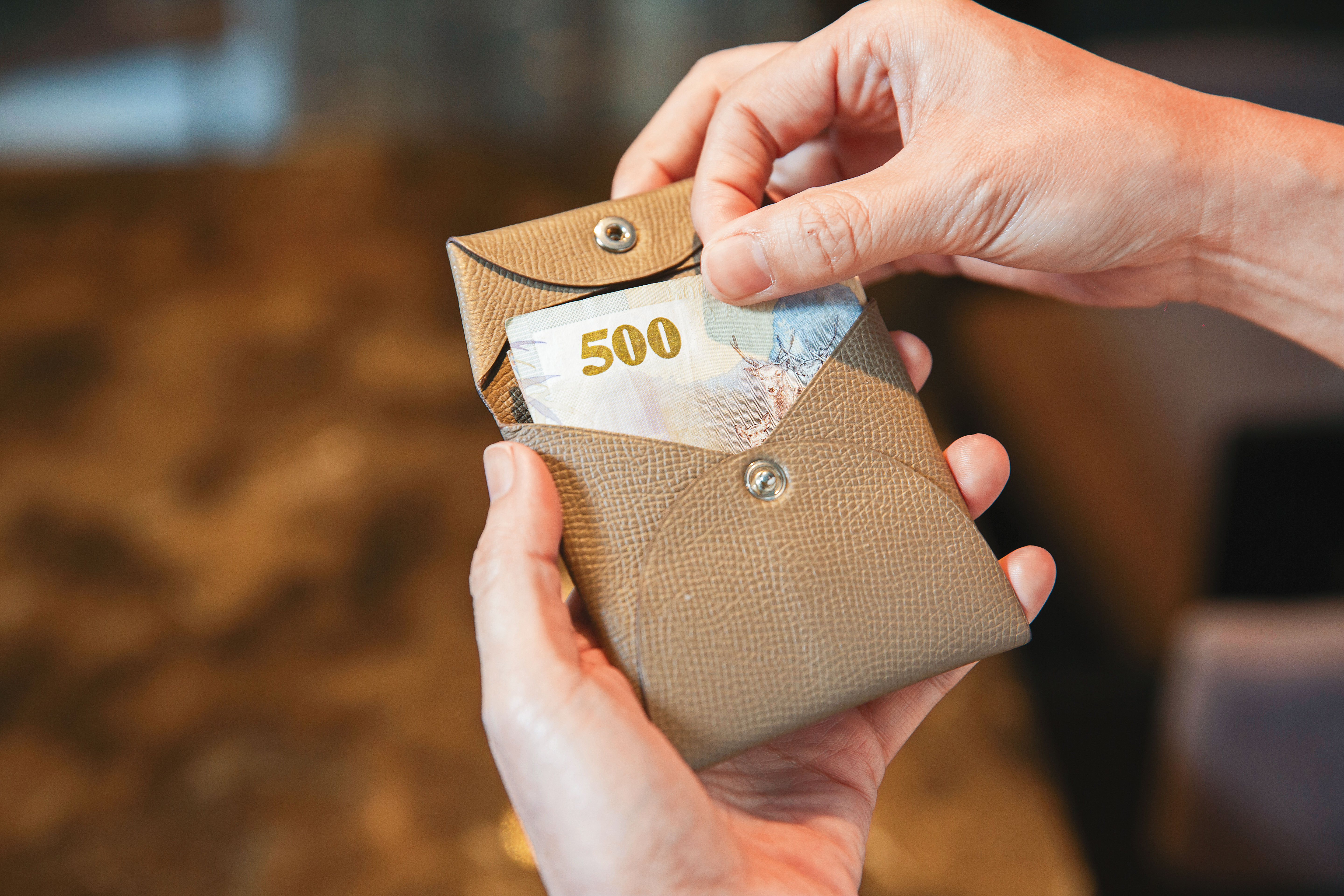 正施行斷捨離生活的六月,發現每天放500元在錢包中仍綽綽有餘。