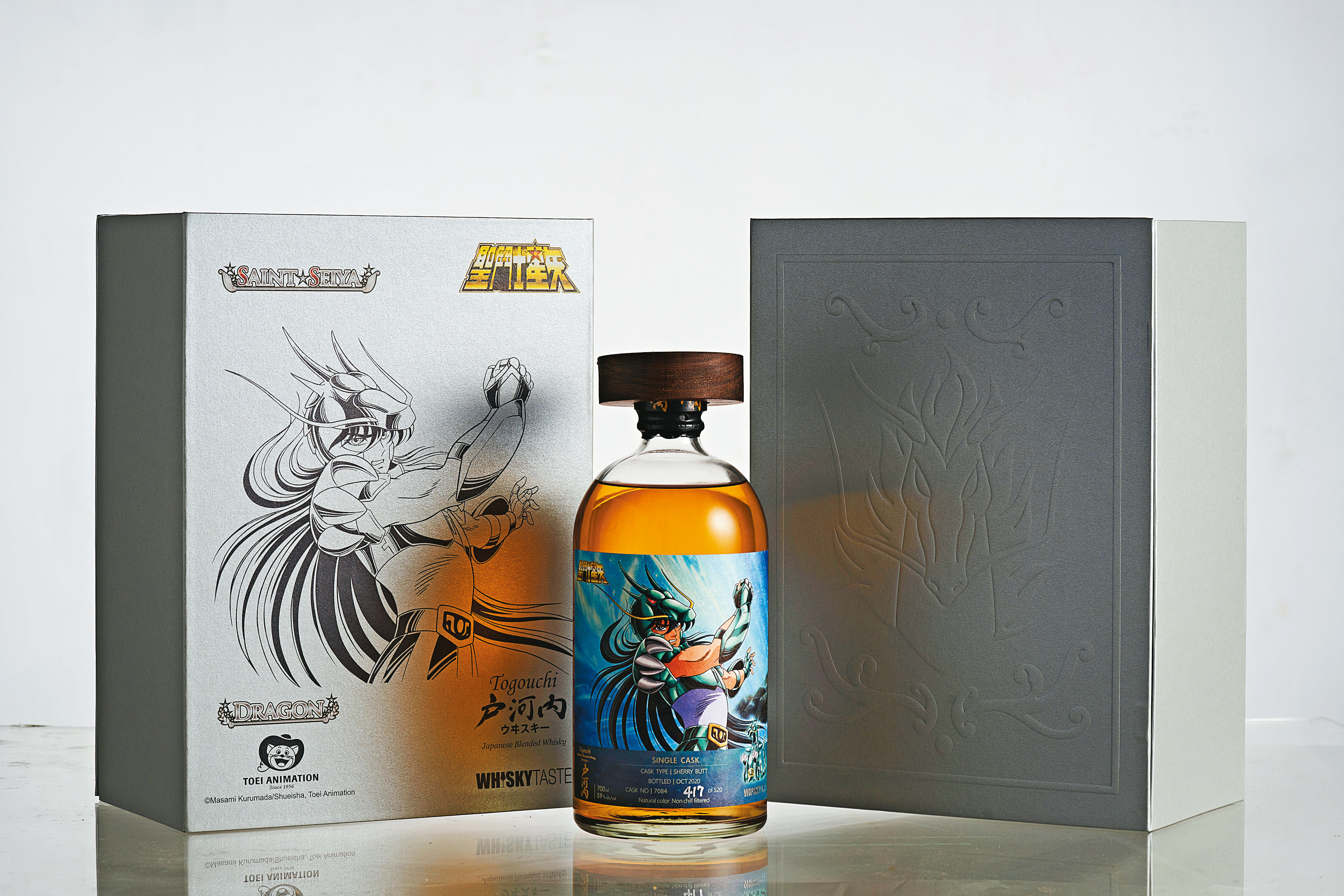 戶河內擅長結合動漫元素，這款Whisky Luxe大會限定款「紫龍」，就是聯名聖鬥士星矢的逸品。