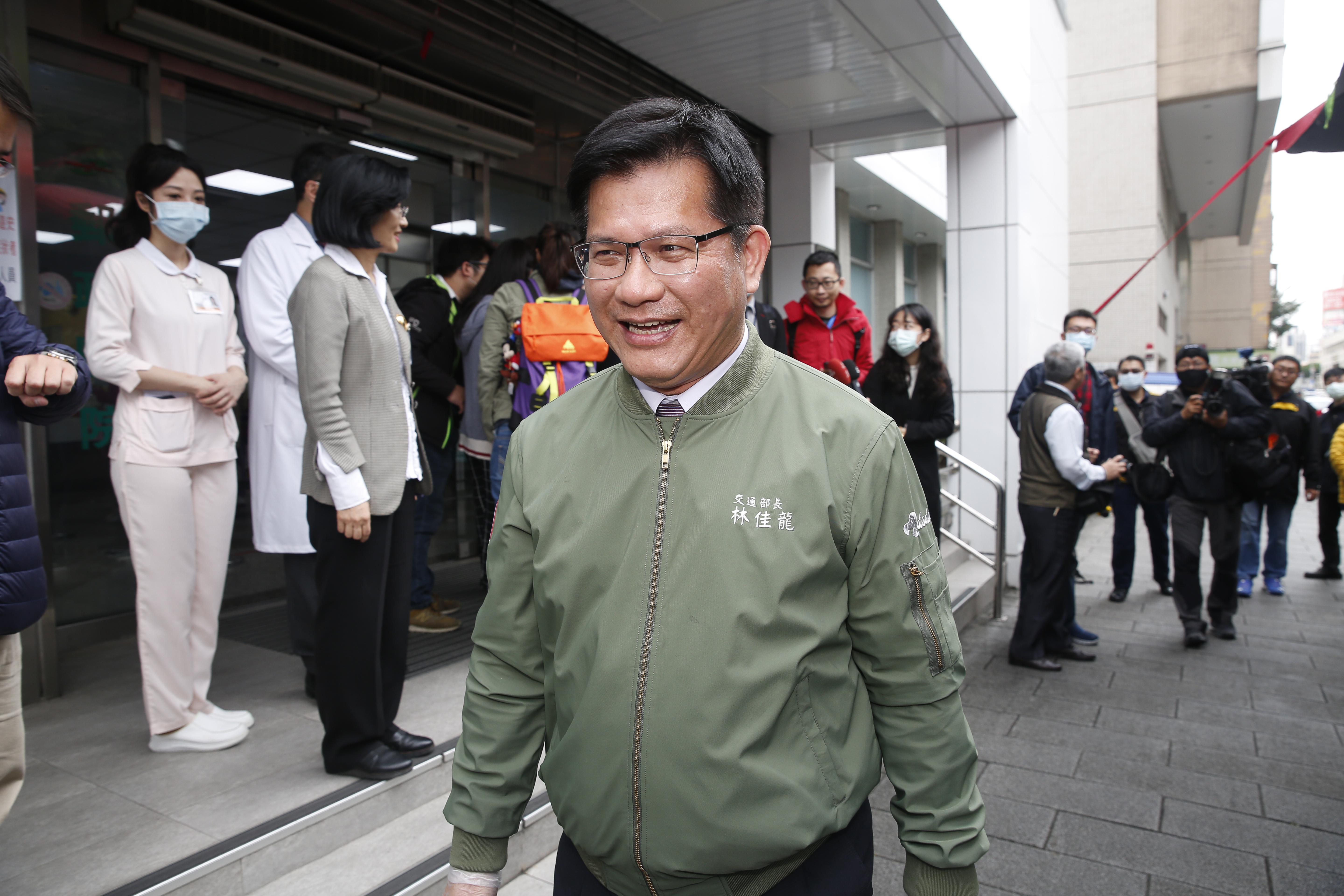 林佳龍今日在臉書宣布，交通部通過修改道路交通管理處罰條例，內容包括罰鍰提升、必須停讓行人等，若情節嚴重將吊銷駕照。（本刊資料照）