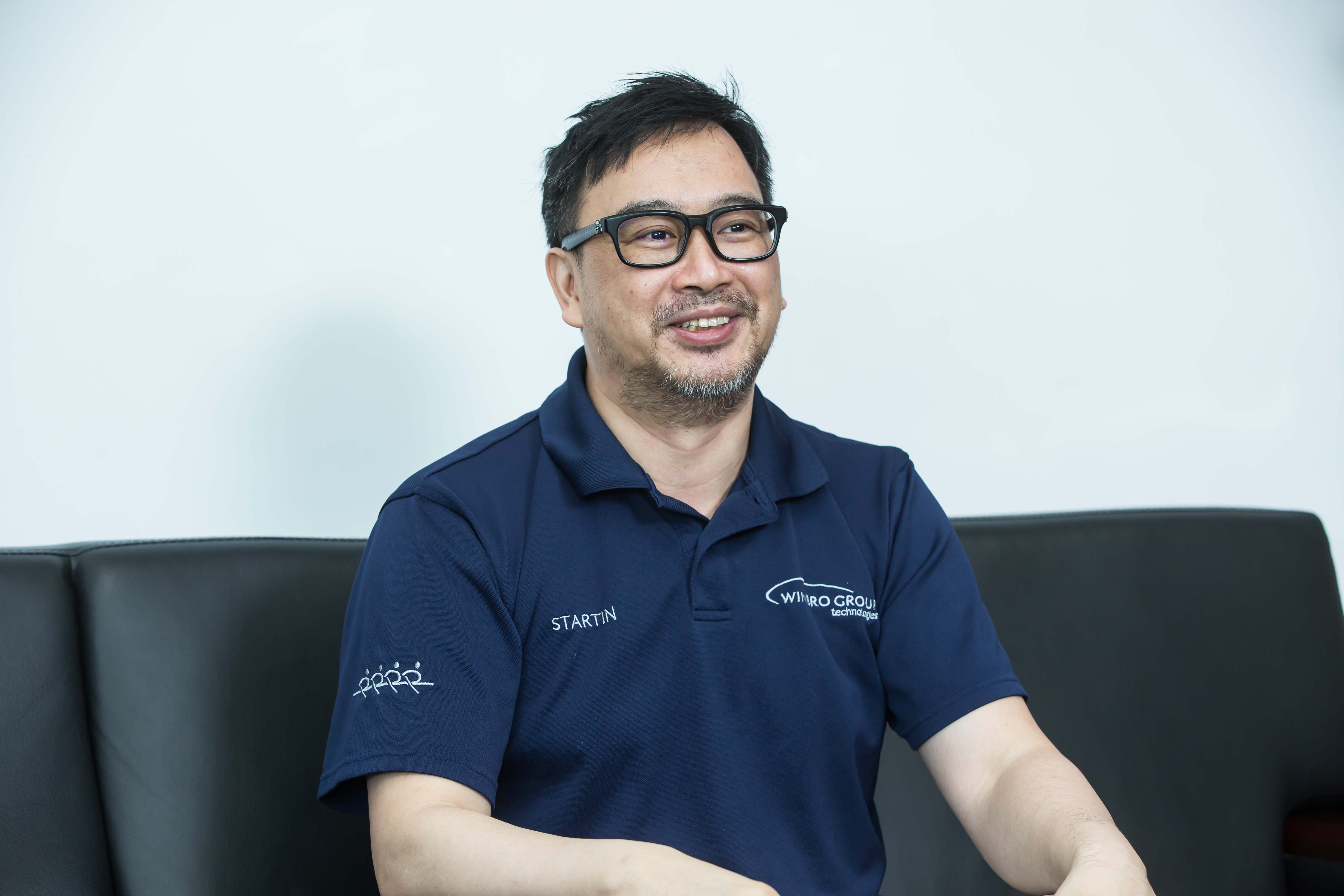 謝天昕說,小時候因父母忙於創業,他時常獨自一人在家,「我早上起來上課,我爸就已經不在家、去工作了,到我睡覺時他都還沒回來。晚上就我一個人在家,自己煮飯、自己吃。」