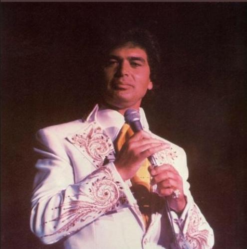 英格伯·漢普汀克入行65年，唱紅無數情歌。（翻攝自jxe_engelbert instagram）
