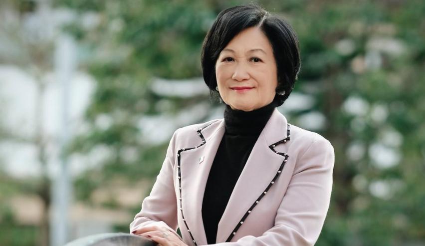 香港立法會議員葉劉淑於推特上表示，中國一線女星迪麗熱巴並非新疆唯一的成功故事，質疑「何來種族滅絕」。（翻攝葉劉淑儀臉書）