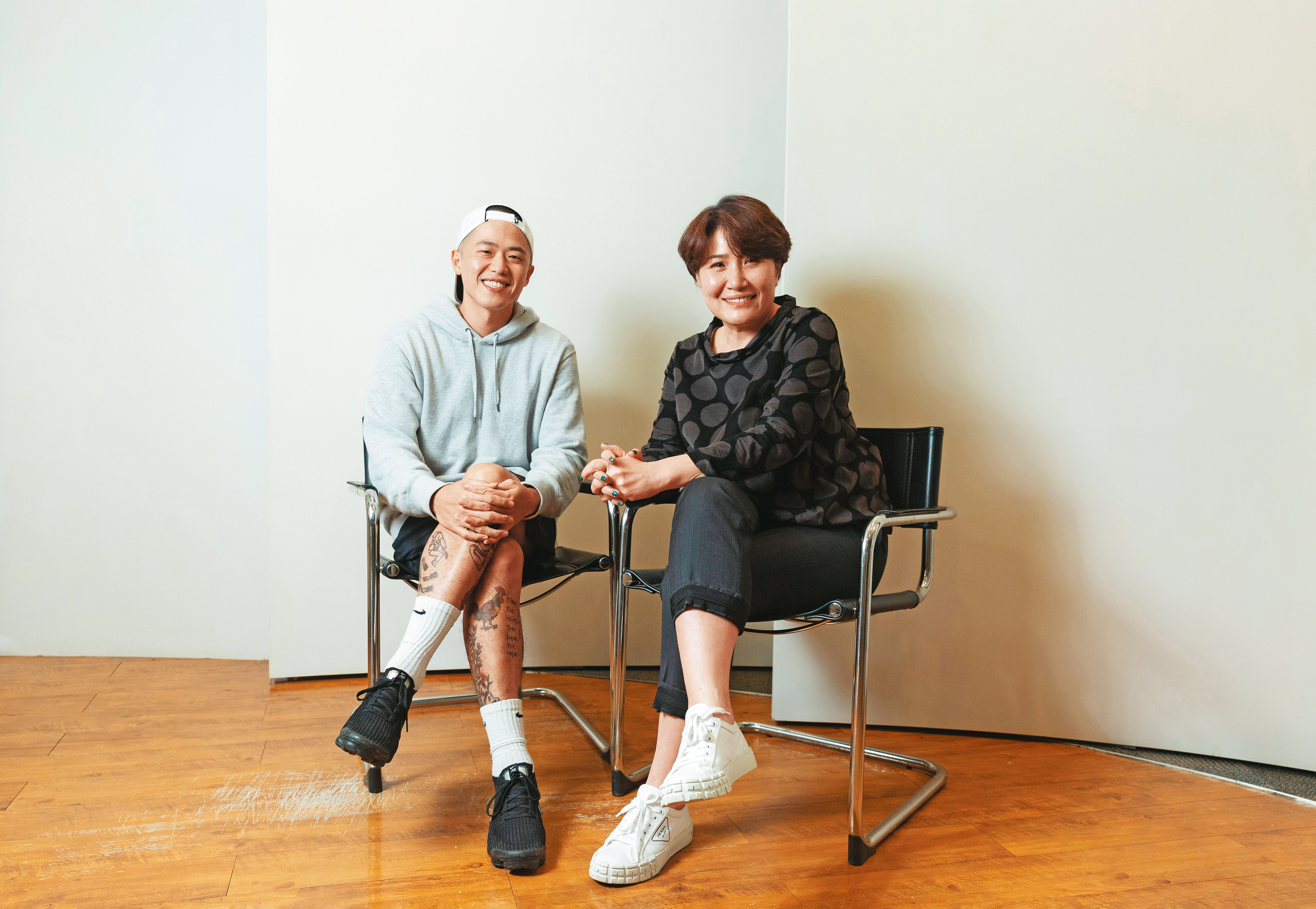 徐譽庭(右)與許智彥(左)二度合作執導新片,分別負責演員表演與畫面調度設計,並共同參與剪接。
