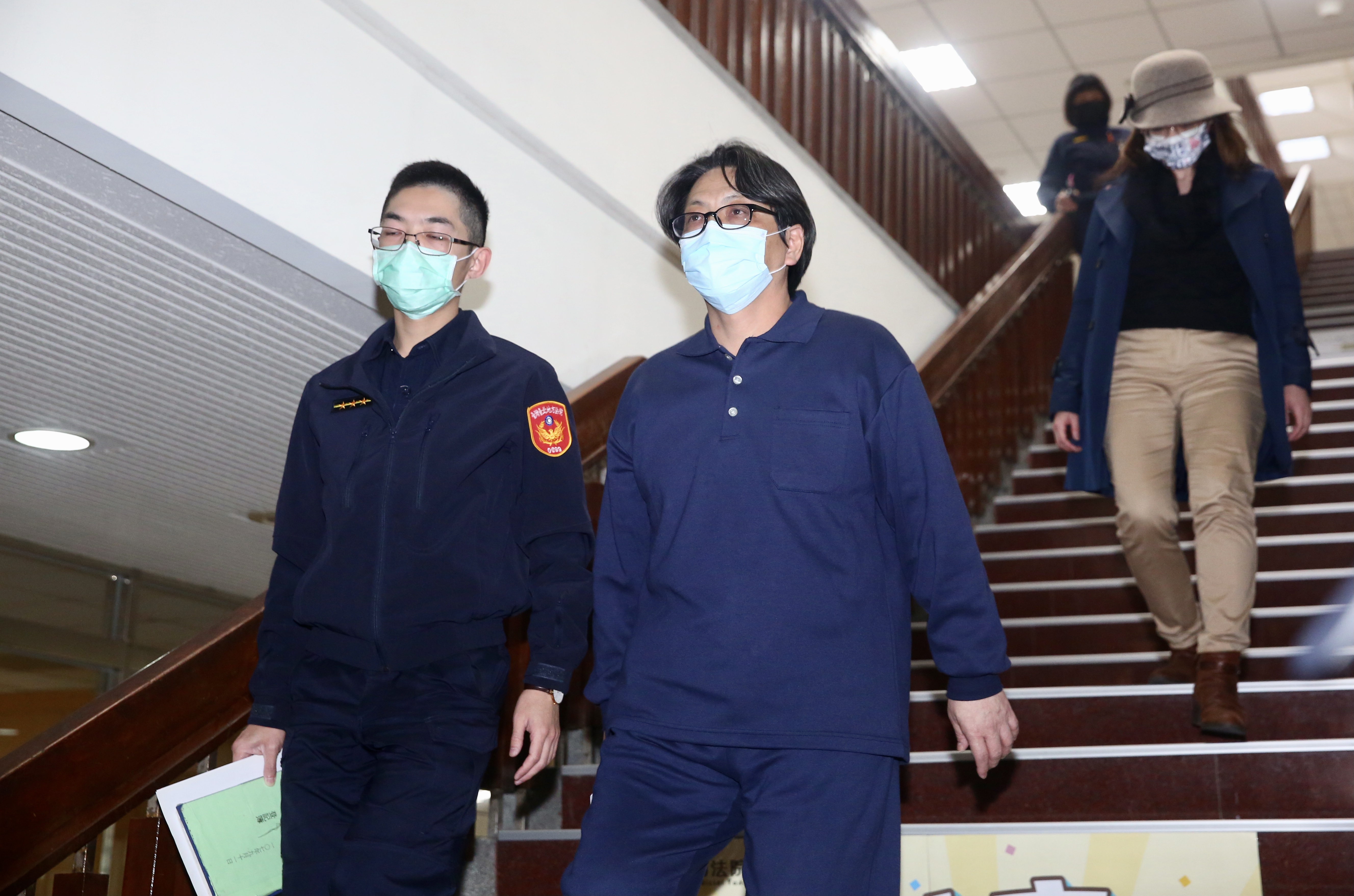 蘇震清的辦公室主任余學洋150萬元交保。