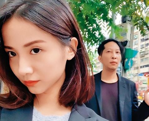 胡亦嘉(右)和女友莊郁琳(左)偶爾也會拍一些逗趣照片自娛娛人。(翻攝胡亦嘉IG)