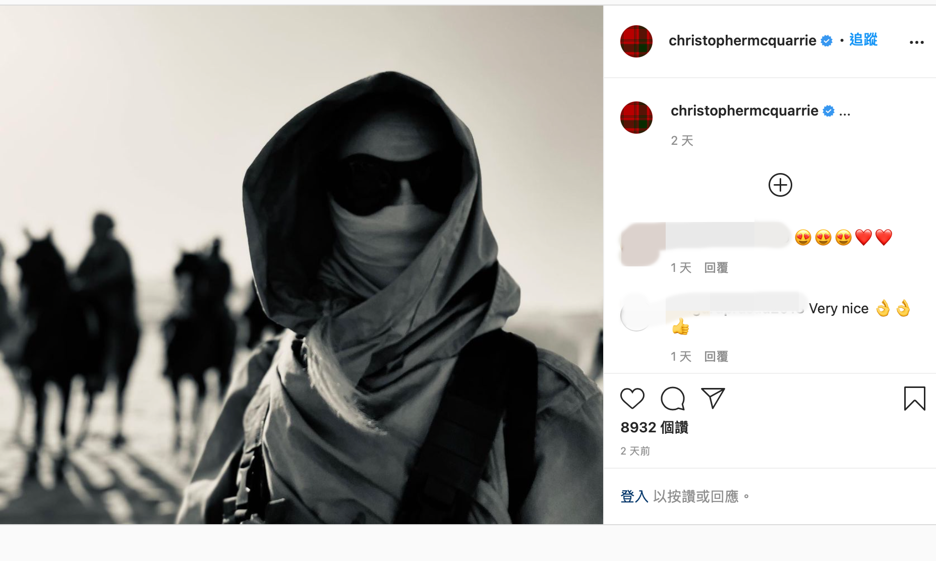 網友都推測，這位全身包緊緊、跟大家保持嚴格社交距離的人，就是在杜拜沙漠的湯姆克魯斯。（翻攝Christopher McQuarrie官方IG）