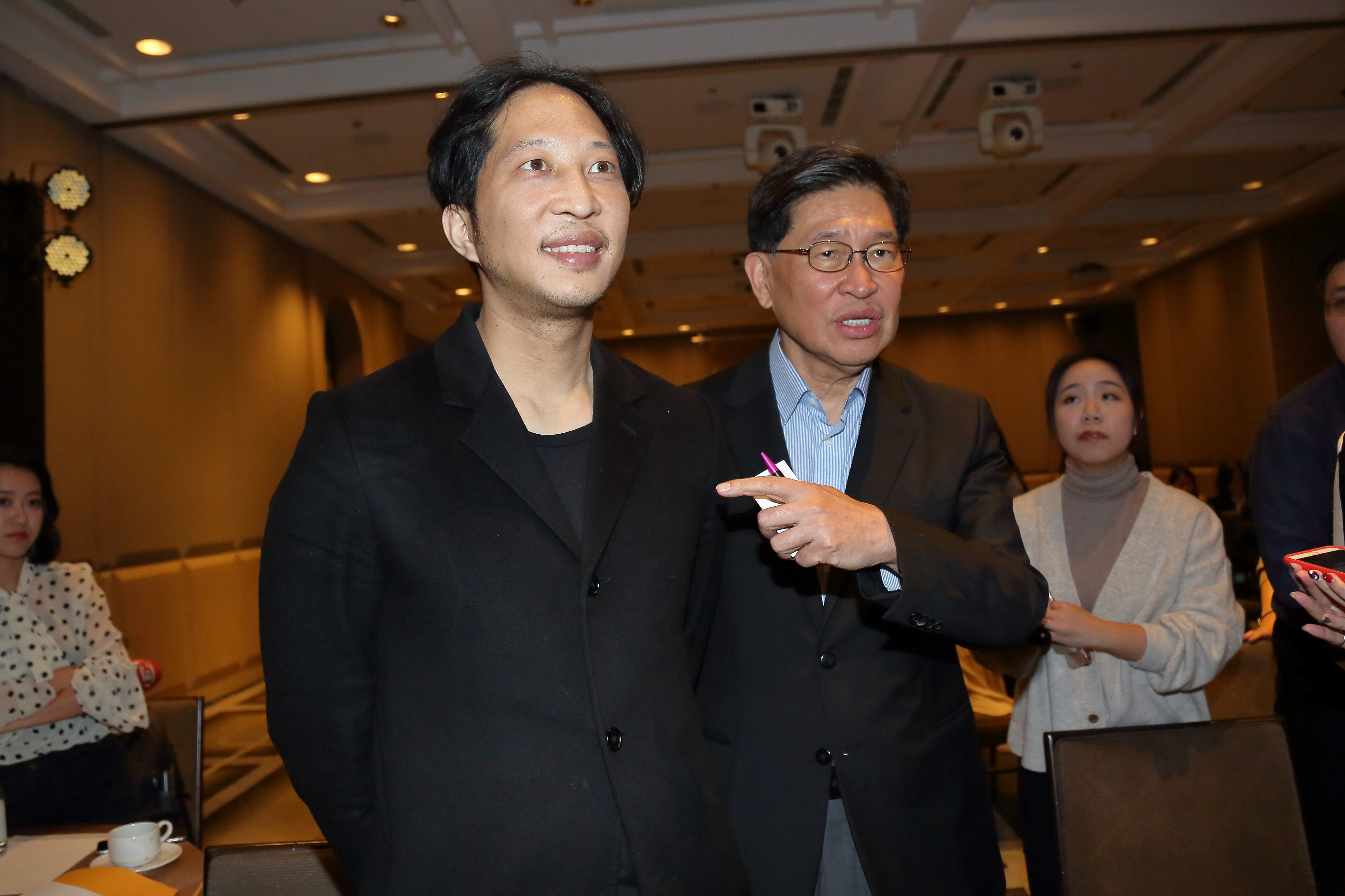 胡亦嘉完成終身大事，讓老爸胡定吾掩不住喜悅。