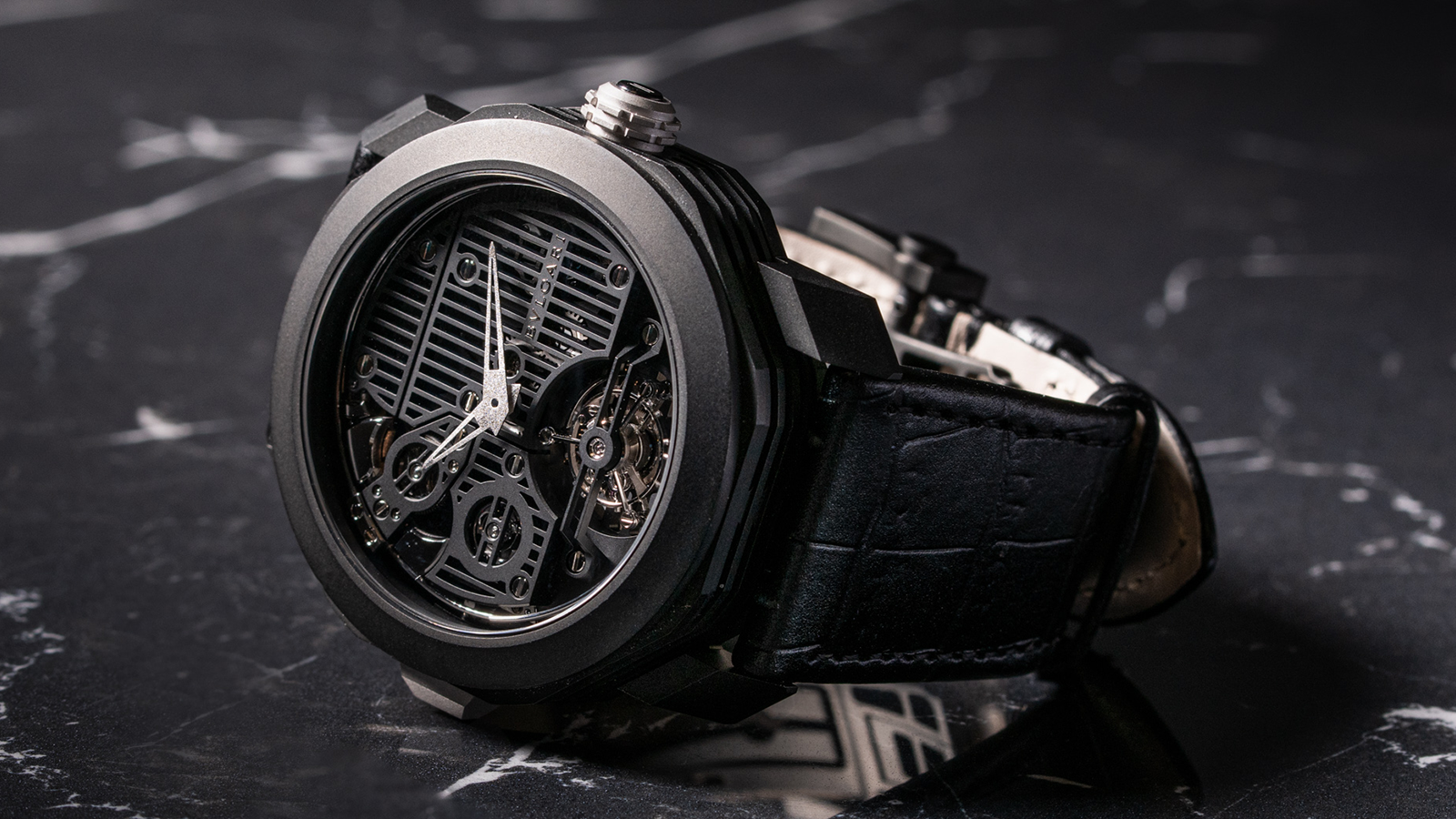 Octo Roma Carillon Tourbillon｜錶徑44mm／黑色DLC鈦金屬錶殼／時間指示、三問報時、陀飛輪裝置、動力儲存指示／BVL428手上鏈機芯／建議售價：約NT$ 8,050,000（全球限量15只） 