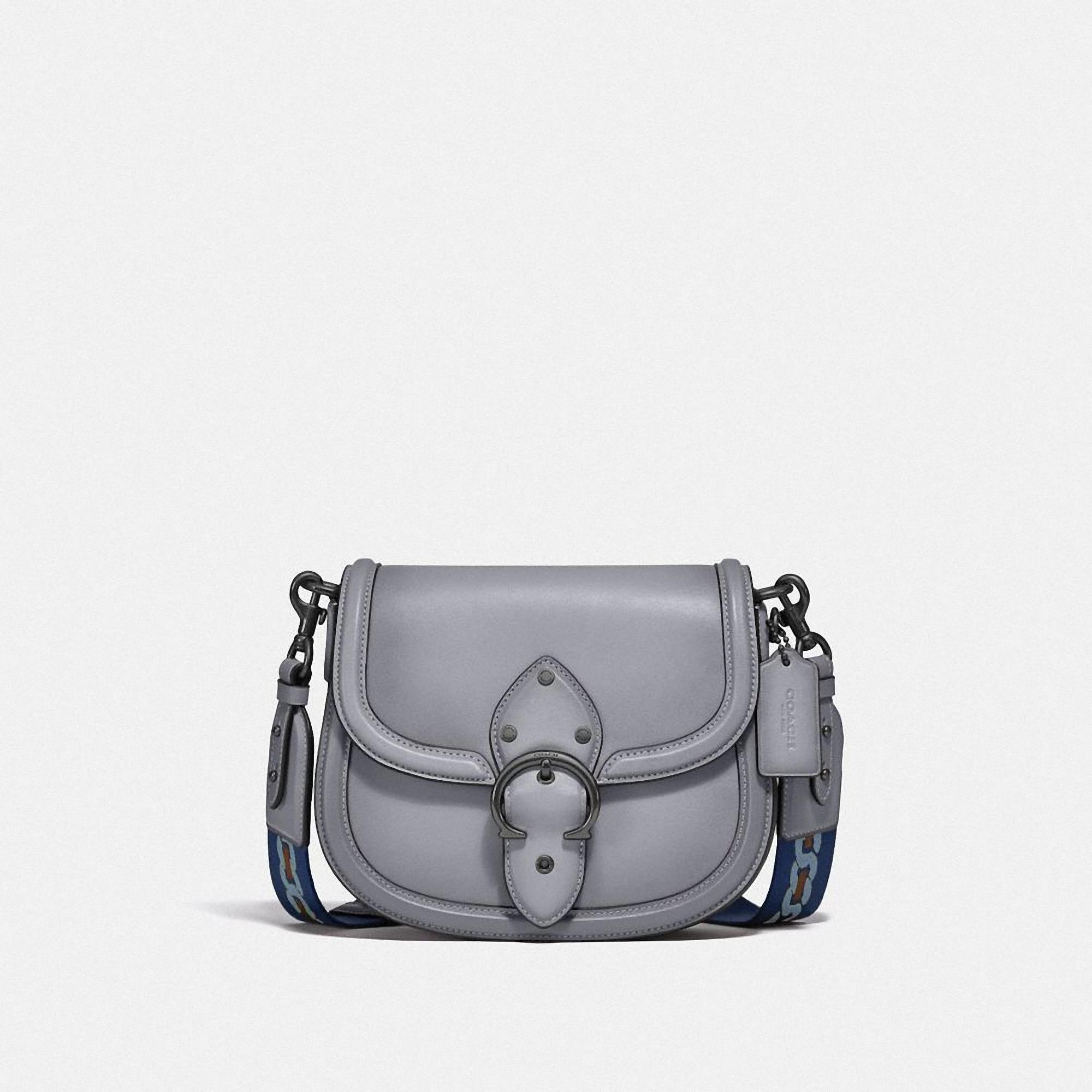 Beat Saddle手袋。NT$25,800。(COACH提供)
