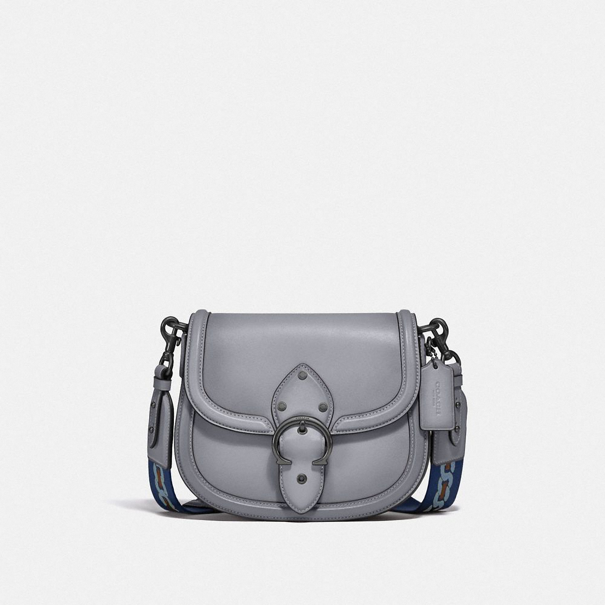 Beat Saddle手袋。NT$25,800。(COACH提供)
