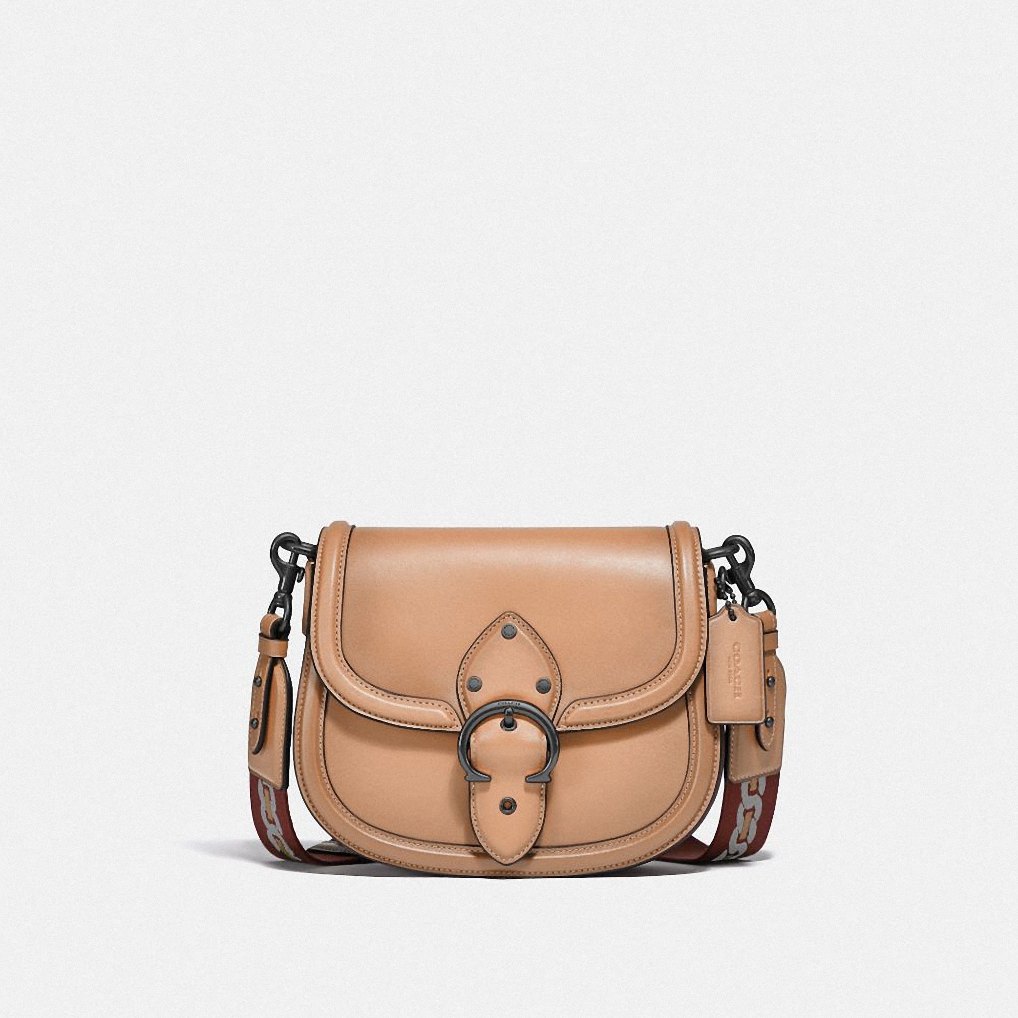 Beat Saddle手袋。NT$25,800。(COACH提供)