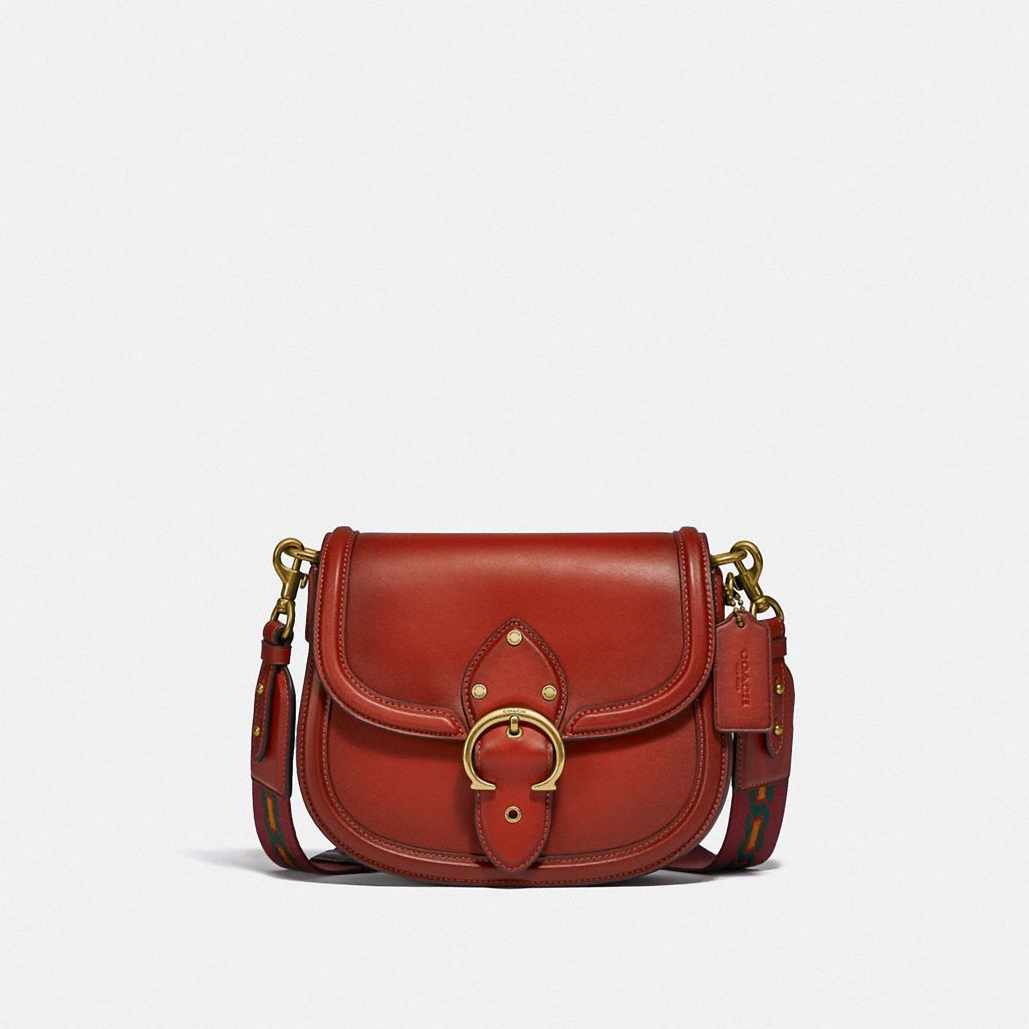 Beat Saddle手袋。NT$25,800。(COACH提供)