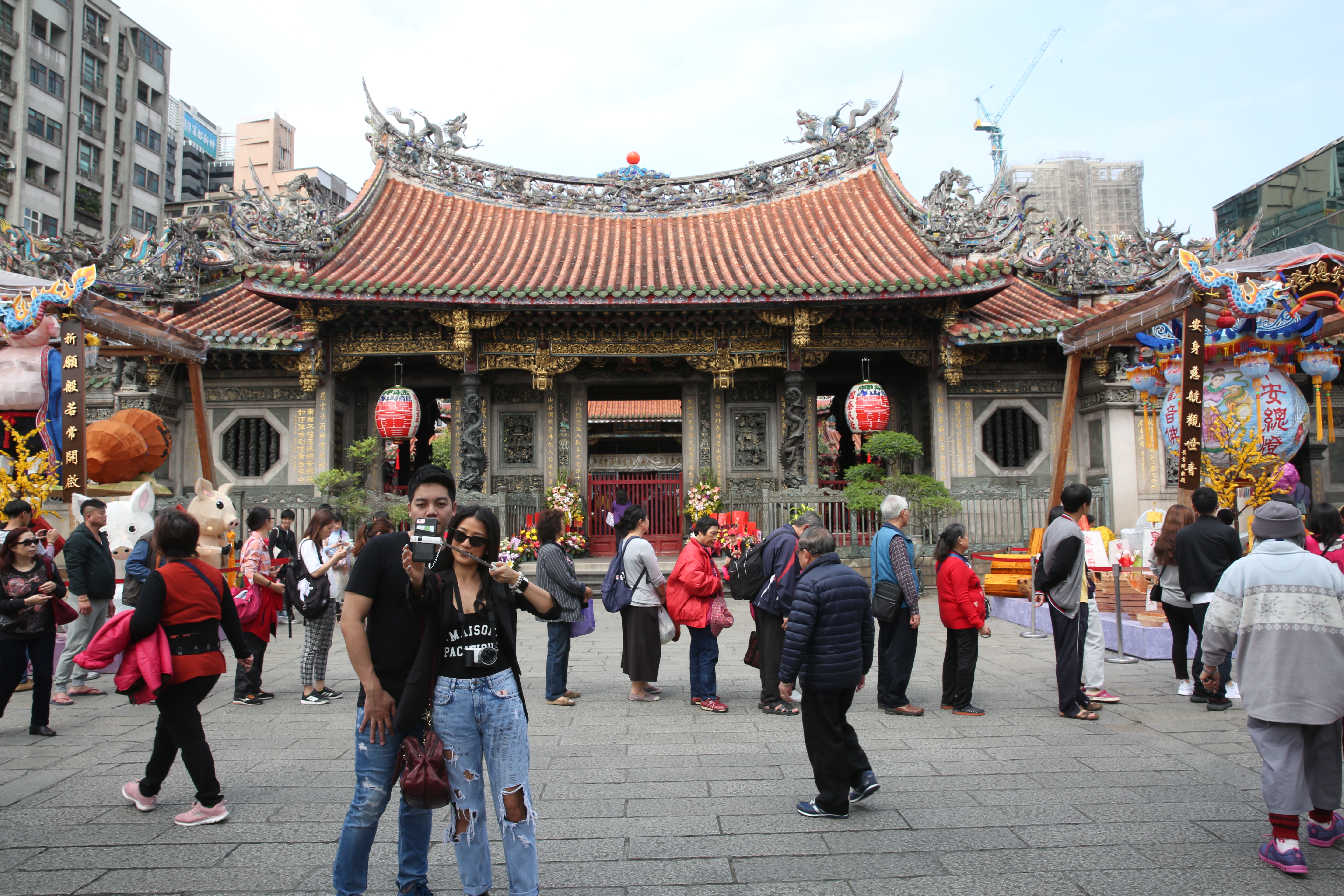 台北的龍山寺是台灣相當有名的月老廟。（本刊資料照）