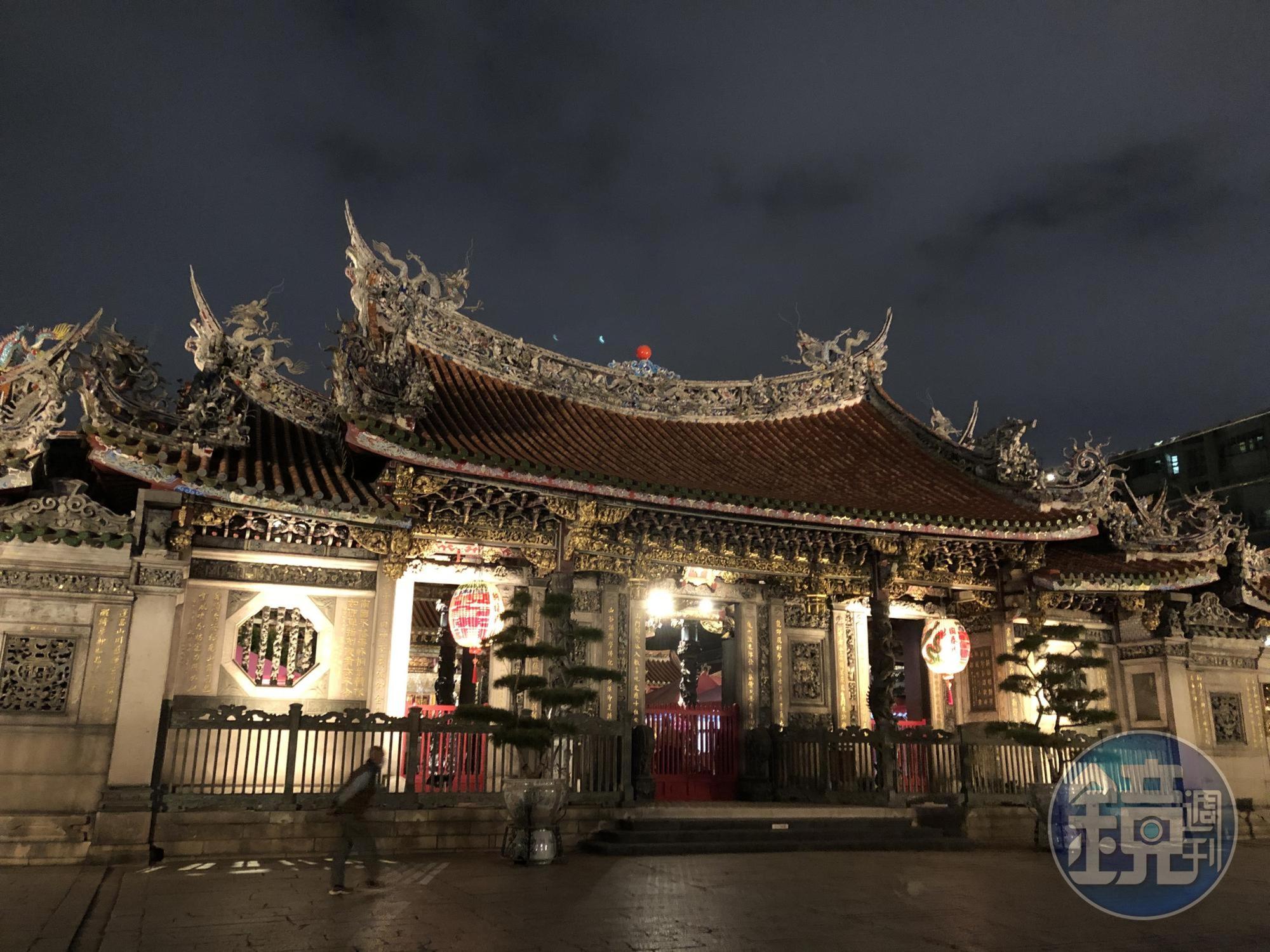 台北市萬華區的龍山寺特別適合單純想談戀愛、要找男女朋友的民眾。（本刊資料照）
